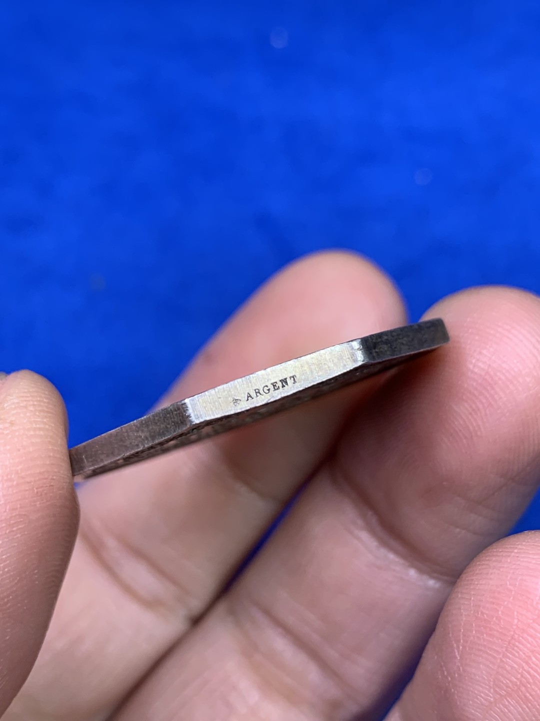 《竞宝斋》第147场-周日，周一 2场 (全场包邮) 法国 1860-1879 坐人 安德尔省 八角银质代币 深彩包浆 蜜蜂边铭 银标 31.6mm 15克