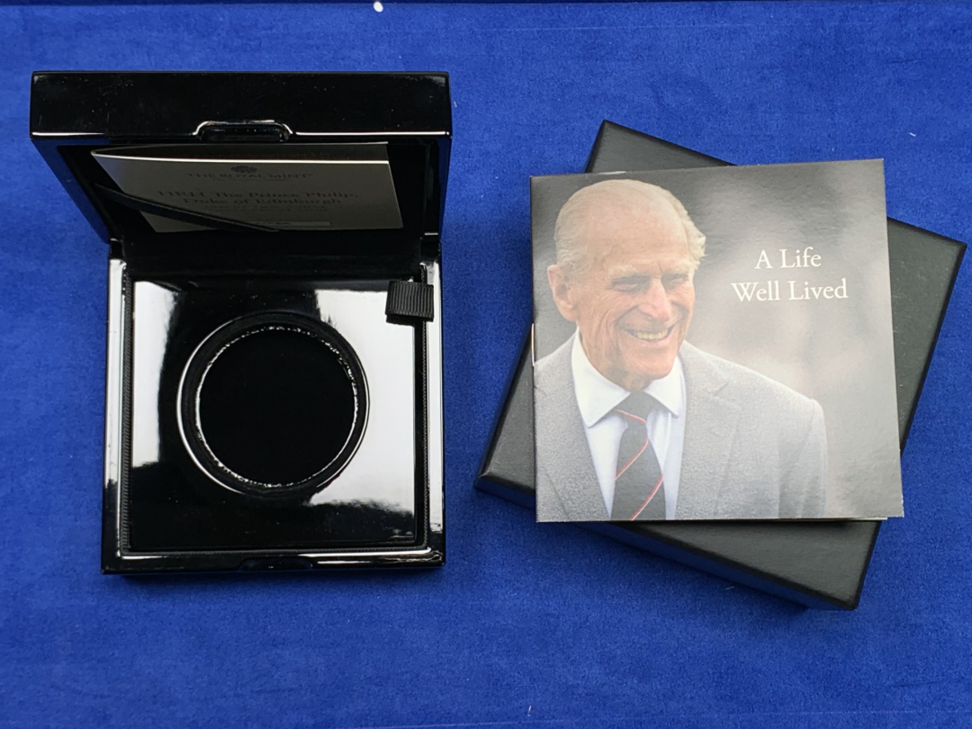 《竞宝斋》第147场-周日，周一 2场 (全场包邮) NGC-PF69UC 英国 2021年 菲利普亲王 女王夫妇各占一面 2OZ（62.2克）精制比1OZ少很多 满分仅7枚 盒证齐全