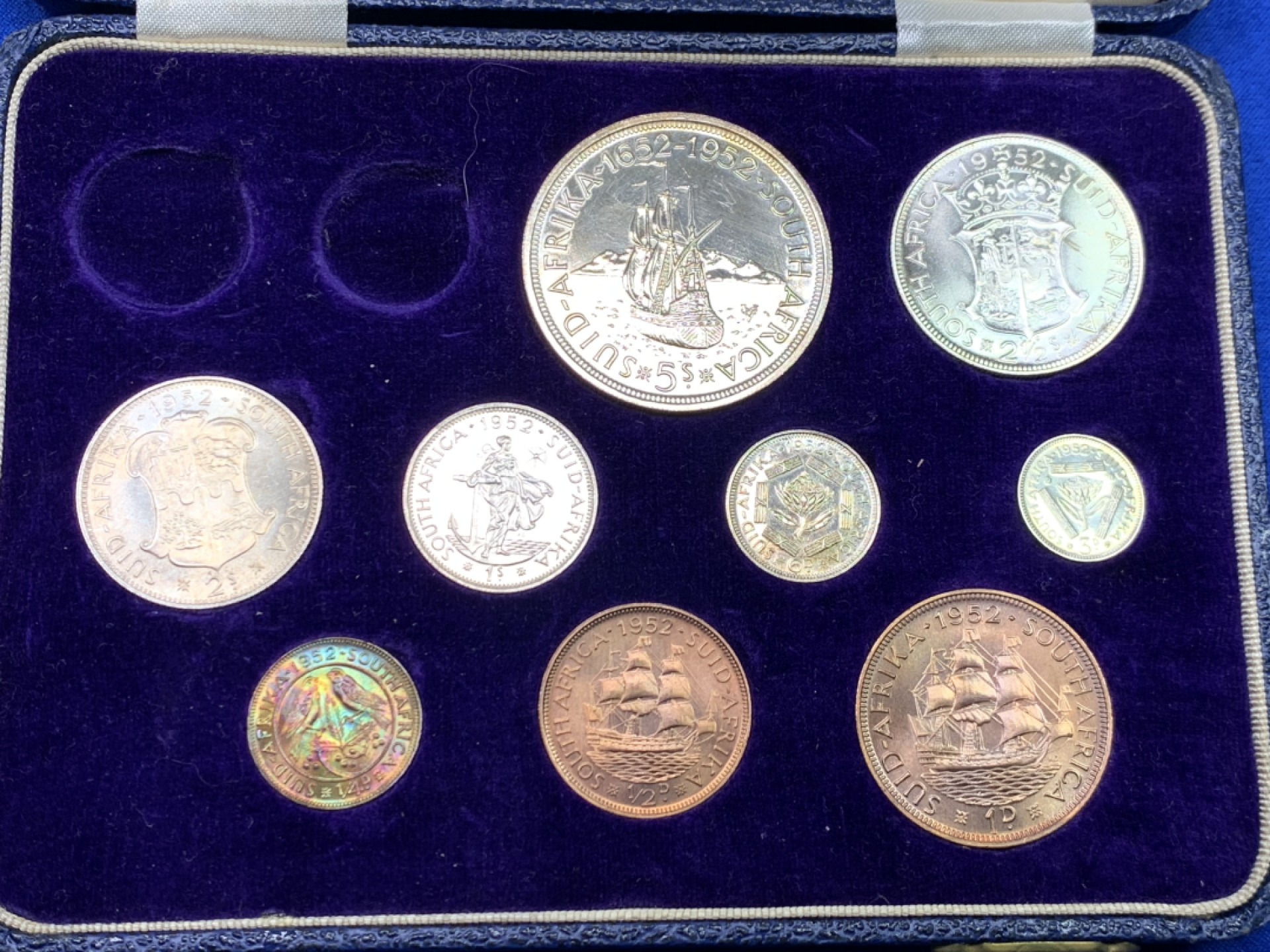 《竞宝斋》第147场-周日，周一 2场 (全场包邮) 1952年 南非乔治六世 套币 状态不错 细节见图