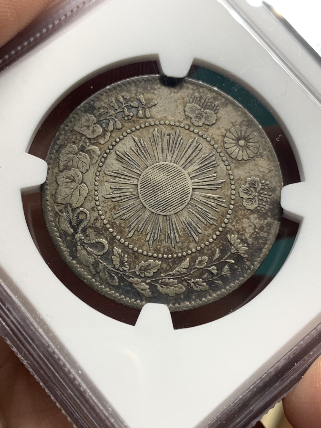 《竞宝斋》第147场-周日，周一 2场 (全场包邮) NGC-XF40 日本 1871 明治四年50钱 旭日龙洋，老包浆