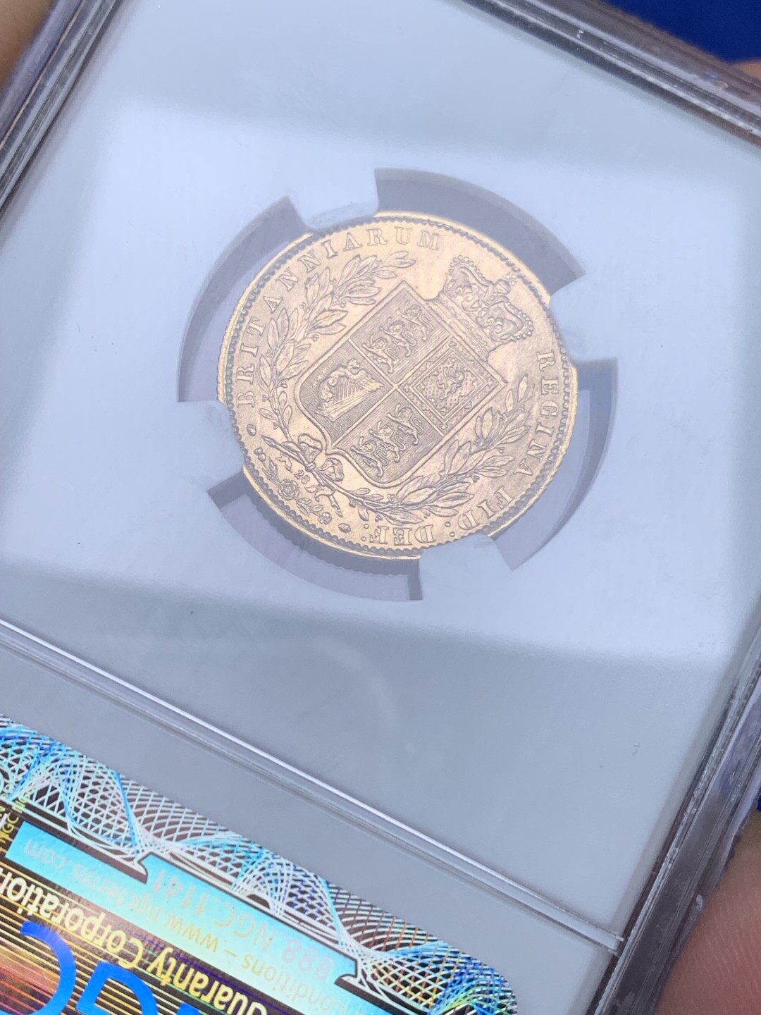 《竞宝斋》第147场-周日，周一 2场 (全场包邮) NGC MS62 1871年英国小维本土索维林金币 8克金币 盾徽版 背面完美