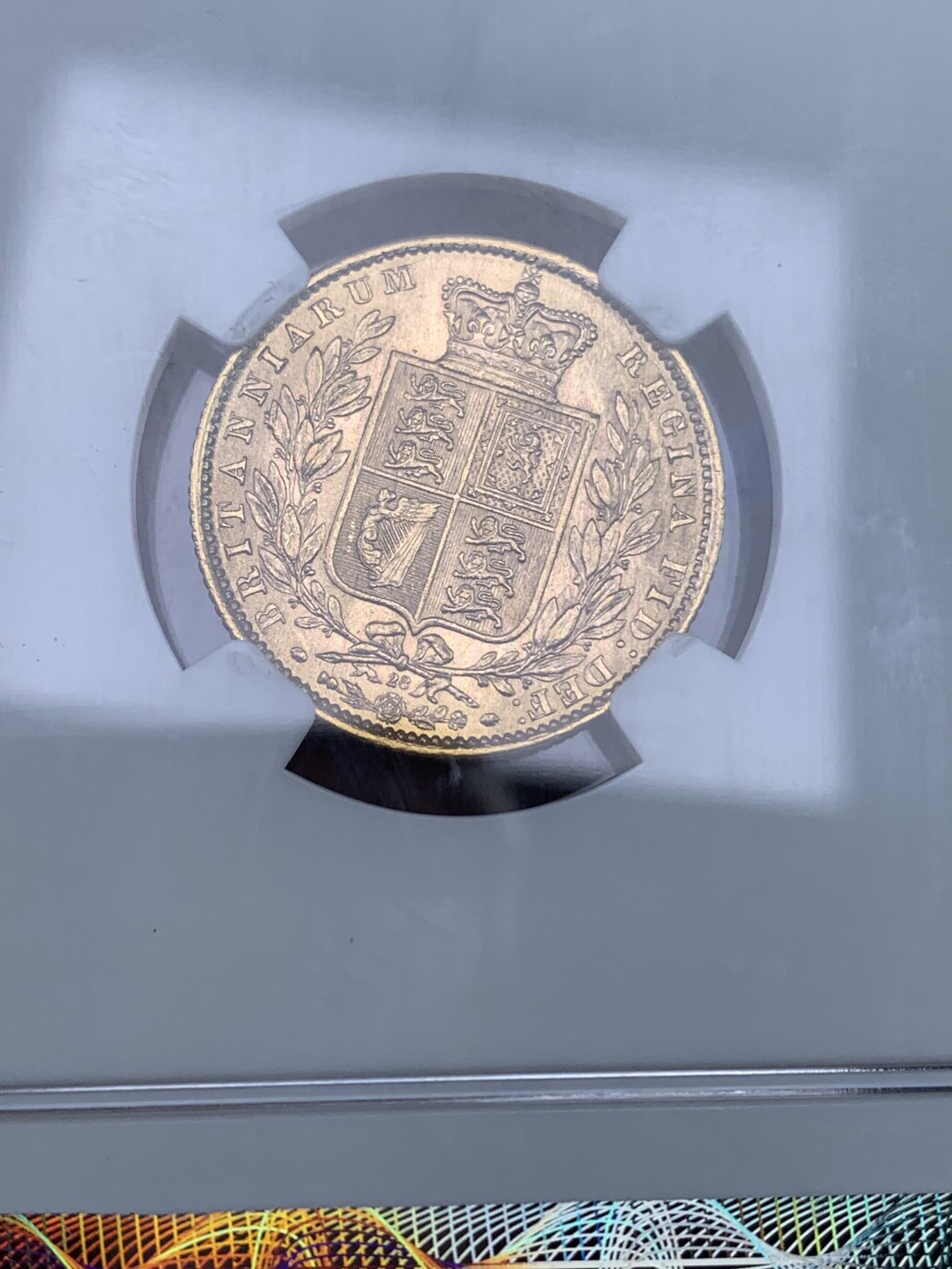 《竞宝斋》第147场-周日，周一 2场 (全场包邮) NGC MS62 1871年英国小维本土索维林金币 8克金币 盾徽版 背面完美