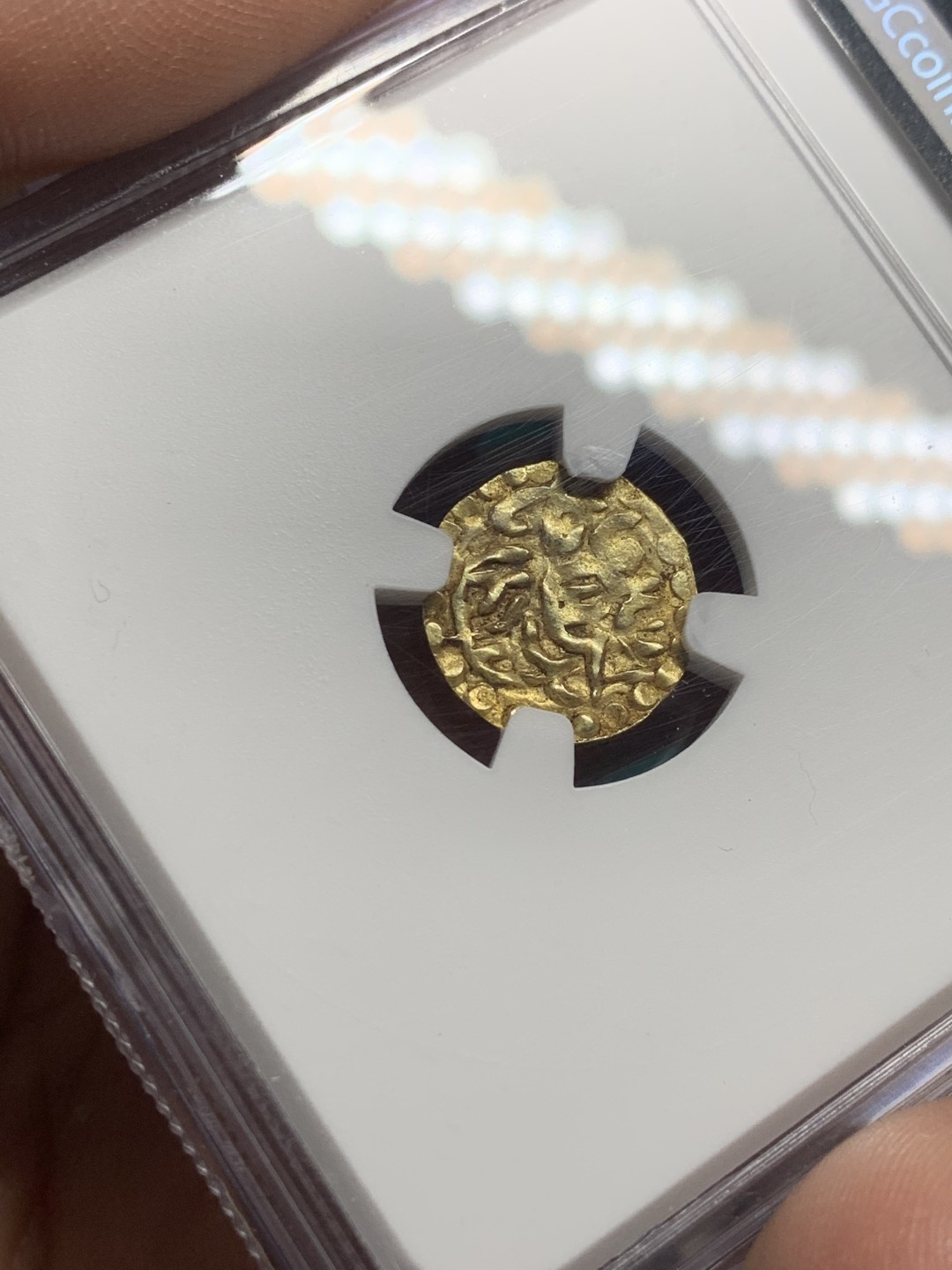 《竞宝斋》第147场-周日，周一 2场 (全场包邮) NGC-AU53 印度尼西亚AH1016年 伊斯坎达·慕达 金币1KUPANG 稀少品种