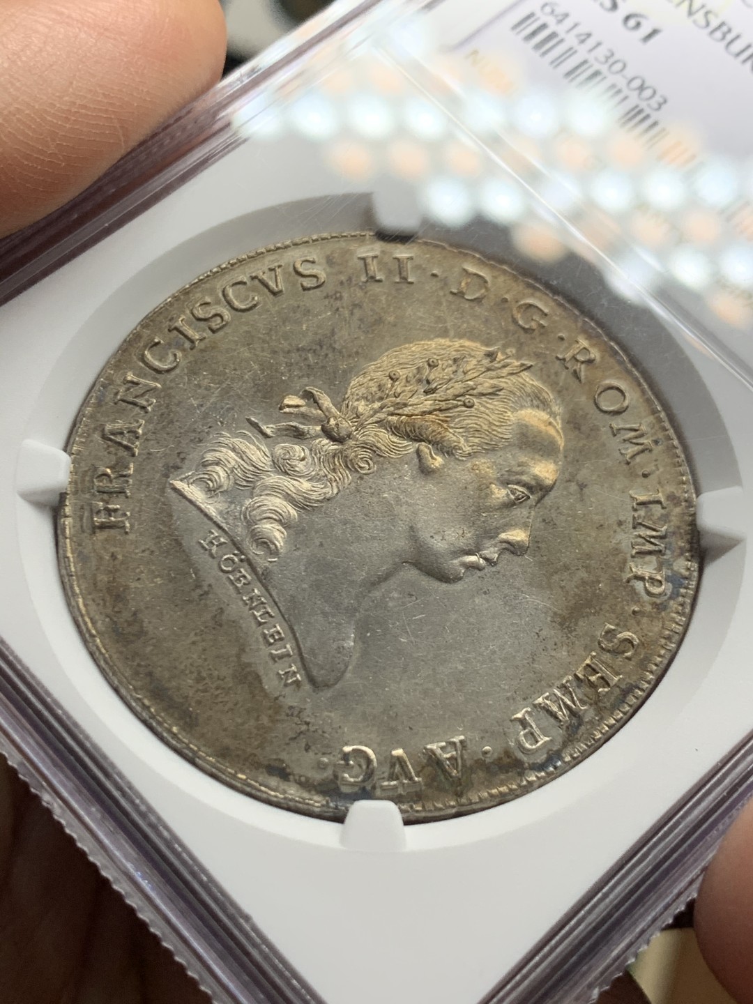 《竞宝斋》第147场-周日，周一 2场 (全场包邮) NGC MS61 1793神圣罗马帝国末代皇帝弗朗茨二世雷根斯堡市 景观大泰勒银币，价格平稳上涨的品种，老包浆，带点PL的感觉。很漂亮