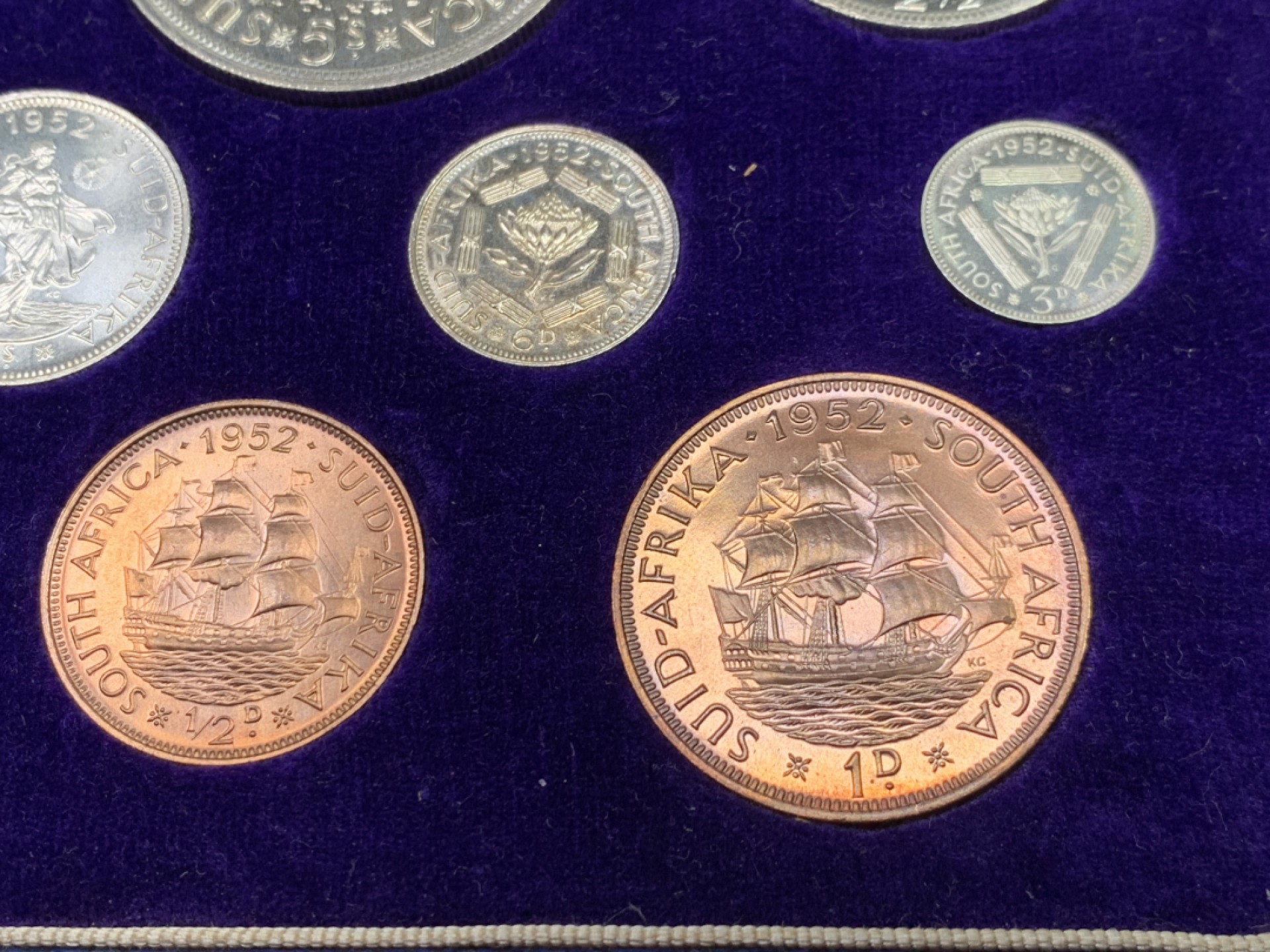 《竞宝斋》第147场-周日，周一 2场 (全场包邮) 1952年 南非乔治六世 套币 状态不错 细节见图