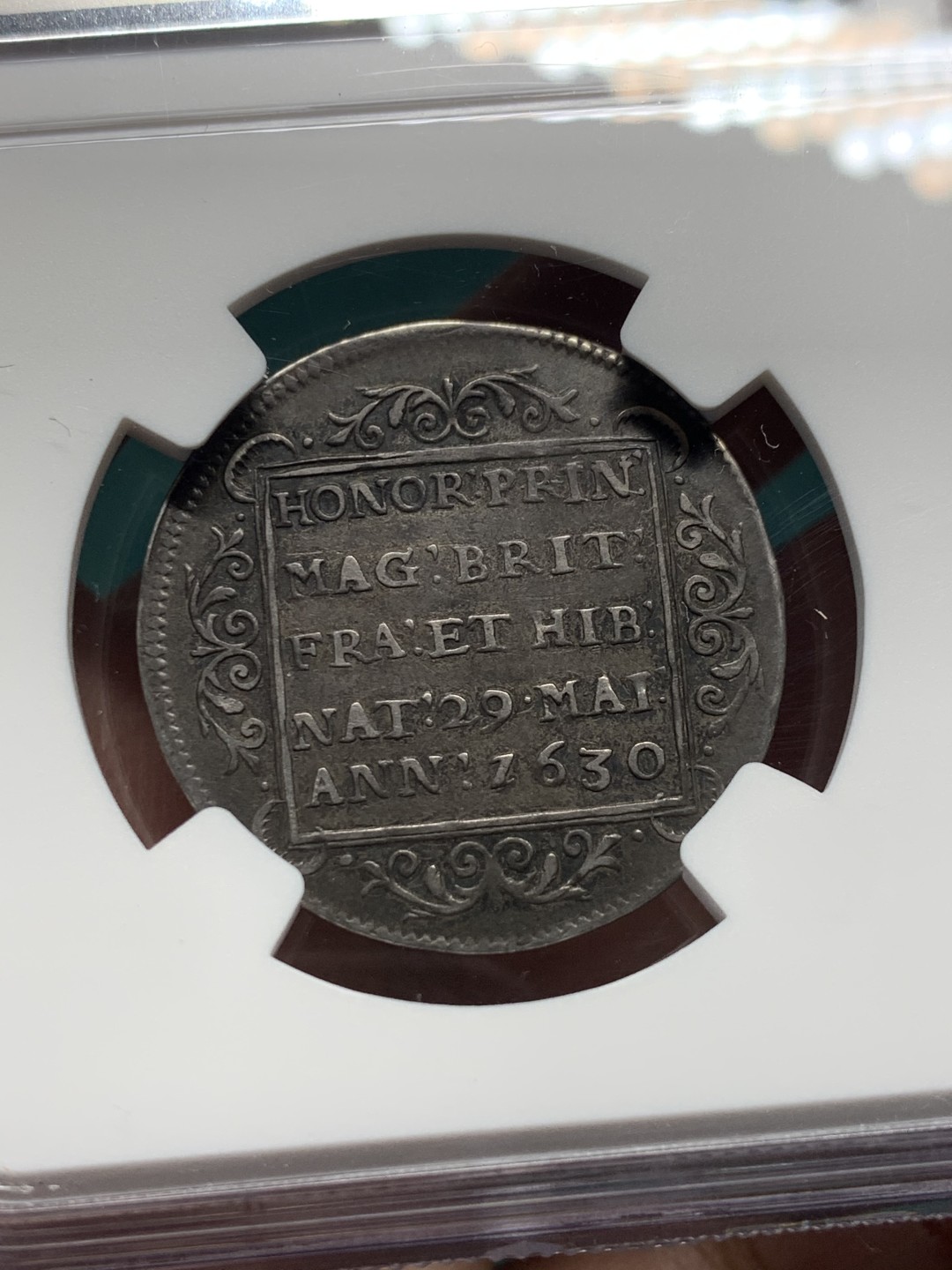 《竞宝斋》第147场-周日，周一 2场 (全场包邮) 第三名 NGC-XF45 英国1630年 查理斯王子生日纪念 银章 稀少品种 去年AU没分140刀成交不包含佣金