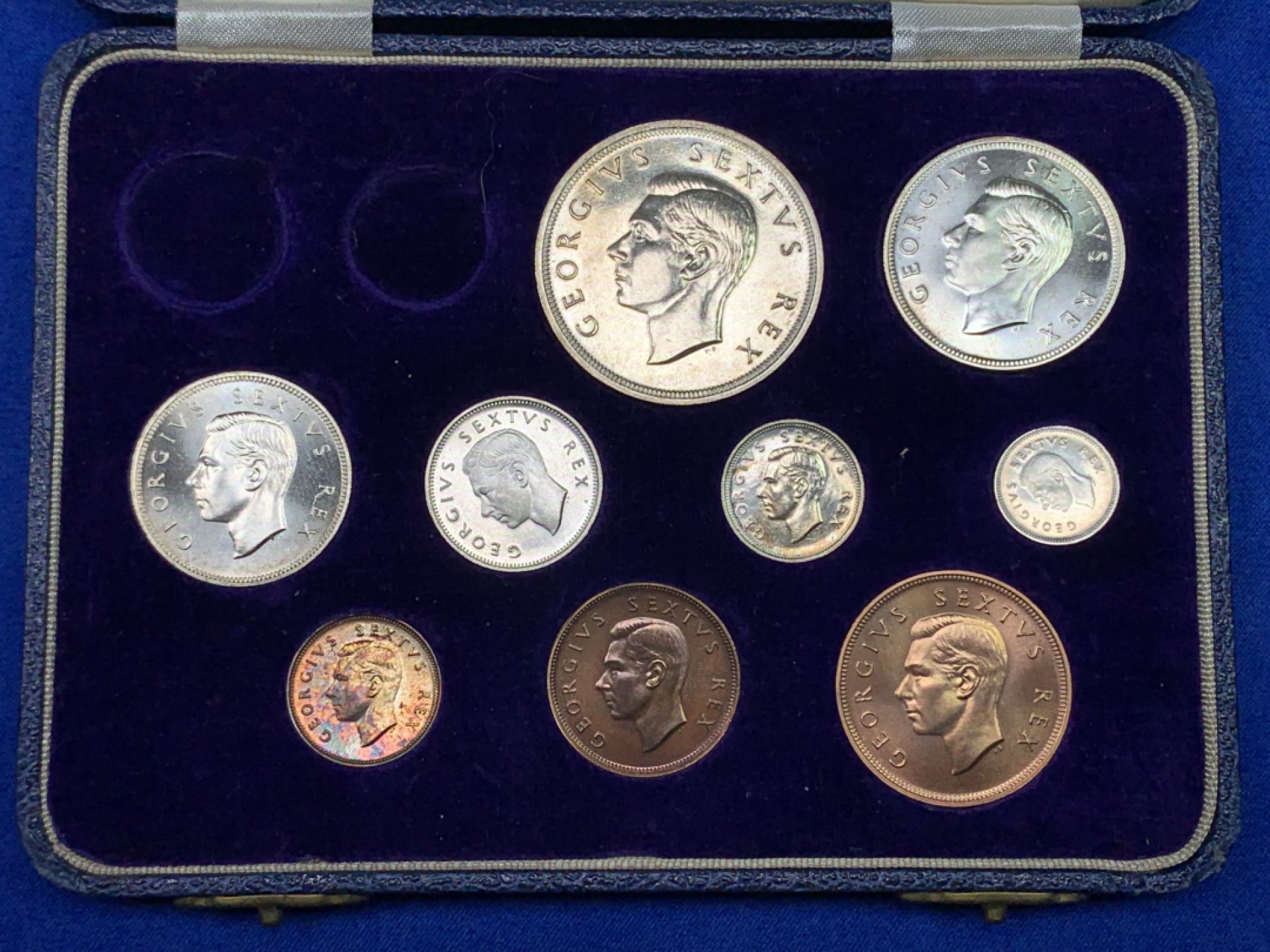 《竞宝斋》第147场-周日，周一 2场 (全场包邮) 1952年 南非乔治六世 套币 状态不错 细节见图