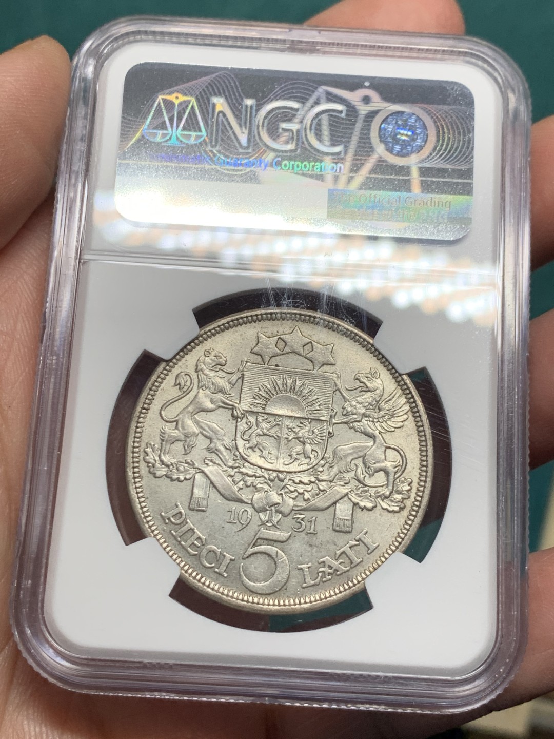 《竞宝斋》第147场-周日，周一 2场 (全场包邮) NGC-MS62 拉脱维亚 1931年5拉特美女大银币 带点包浆 外拍热门品种 价格洼地