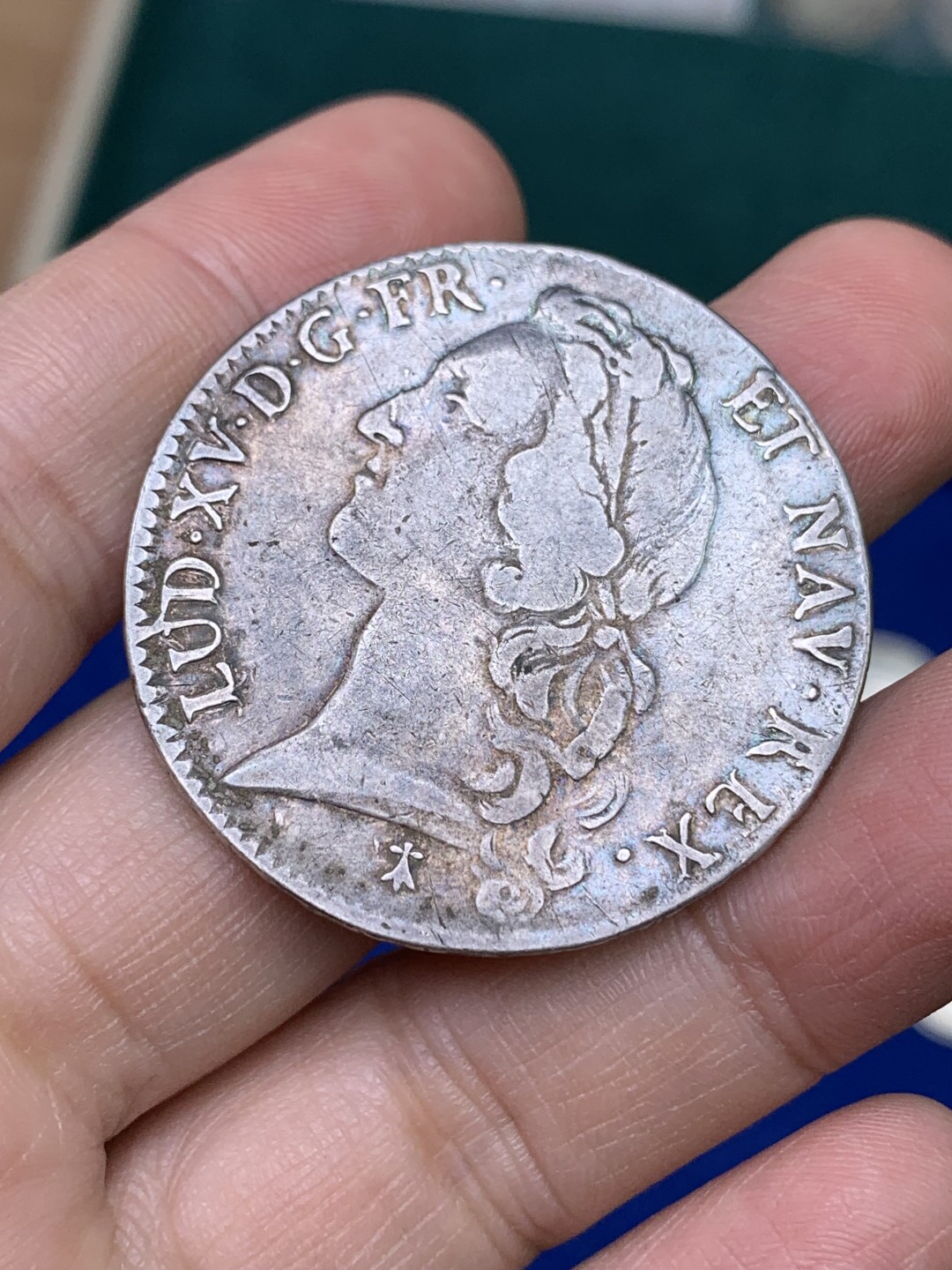 《竞宝斋》第147场-周日，周一 2场 (全场包邮) 1749-9雷恩厂法国路易十五埃居大银币，极其罕见的版本，发行量24000，学者认为已知的存世量不足5枚（Alhéritière & Deswelle, 2004）