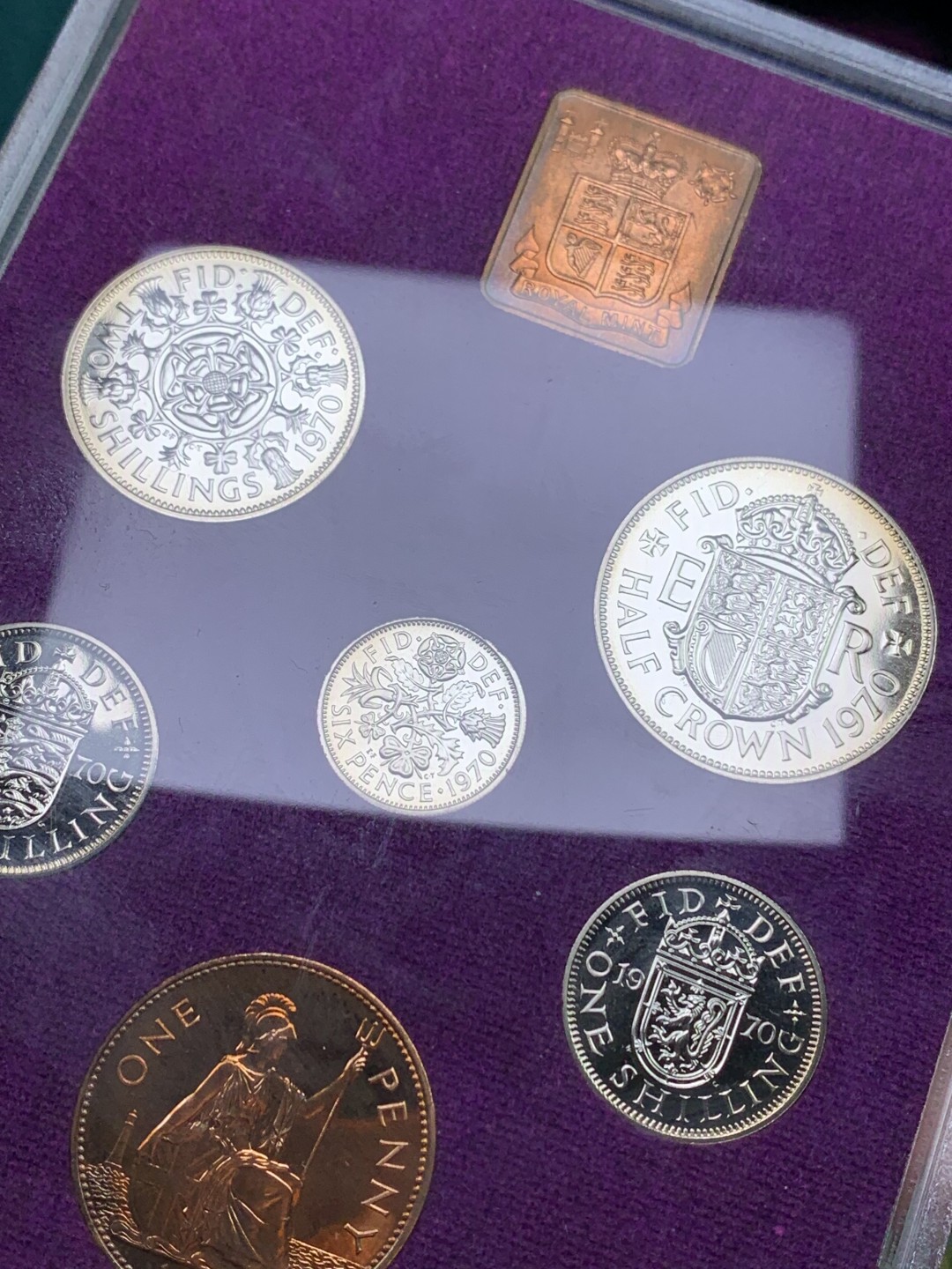 《竞宝斋》第147场-周日，周一 2场 (全场包邮) 英国 1970年 原盒原证 关门年份 英国12进制精制套币 最后一套12进制英国套币 随后发行的套币均为10进制新便士体系