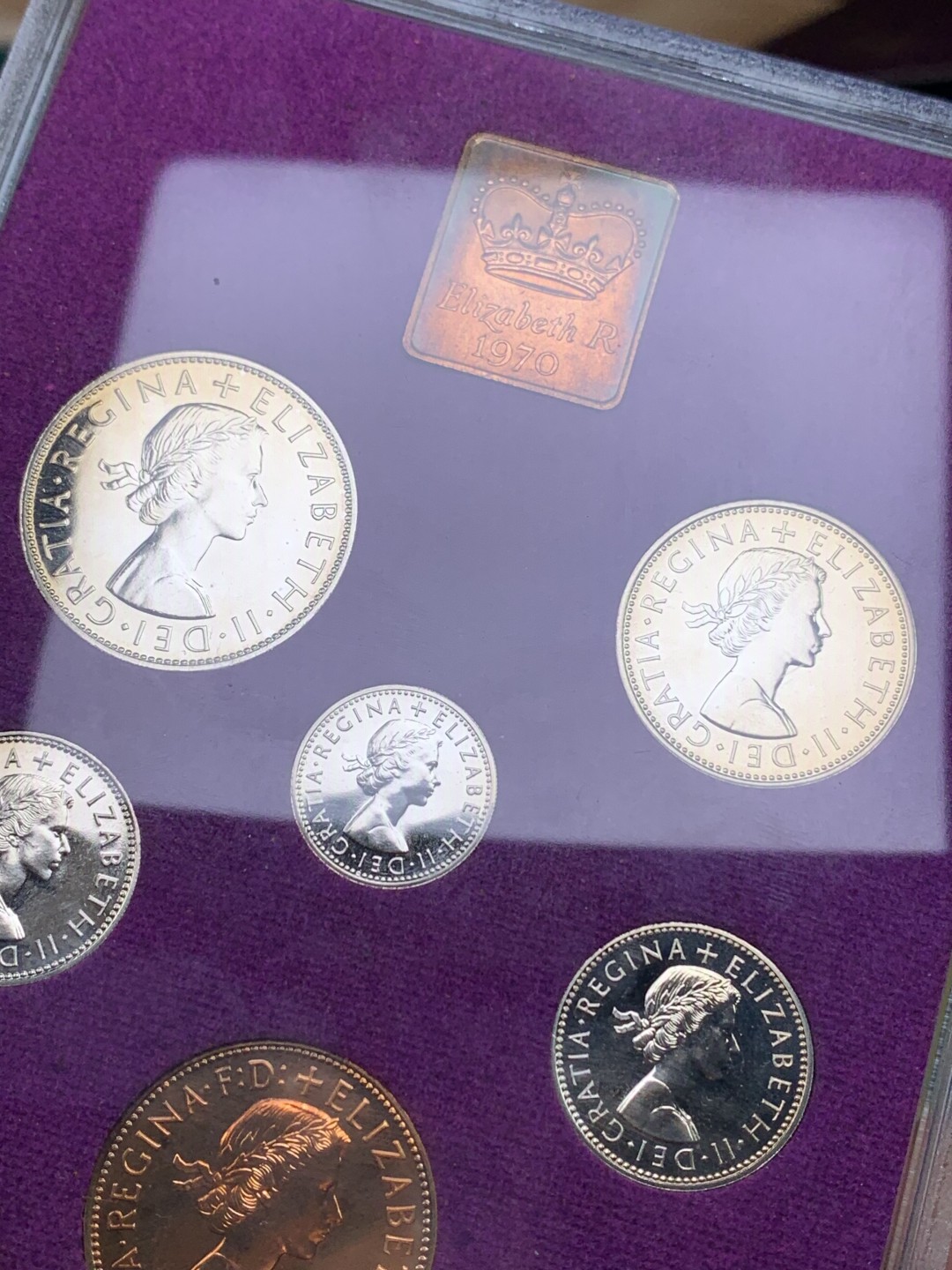 《竞宝斋》第147场-周日，周一 2场 (全场包邮) 英国 1970年 原盒原证 关门年份 英国12进制精制套币 最后一套12进制英国套币 随后发行的套币均为10进制新便士体系