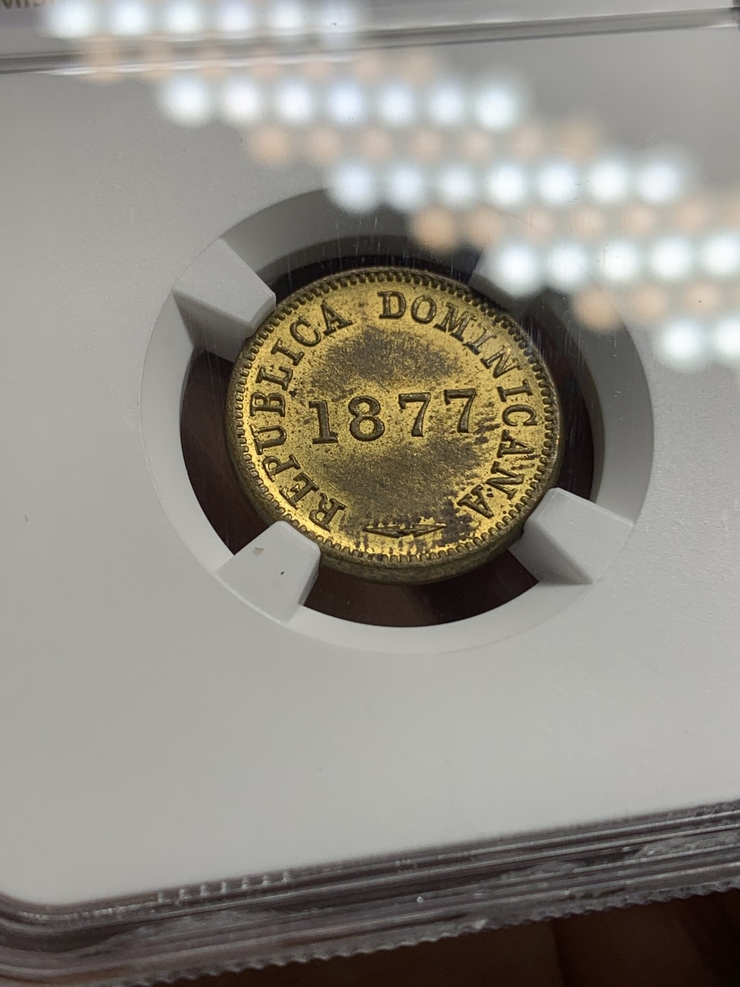 《竞宝斋》第147场-周日，周一 2场 (全场包邮) NGC MS62多米尼加1877年1分铜币，非常的厚，南美大热区域多米早期铜币上MS的不多