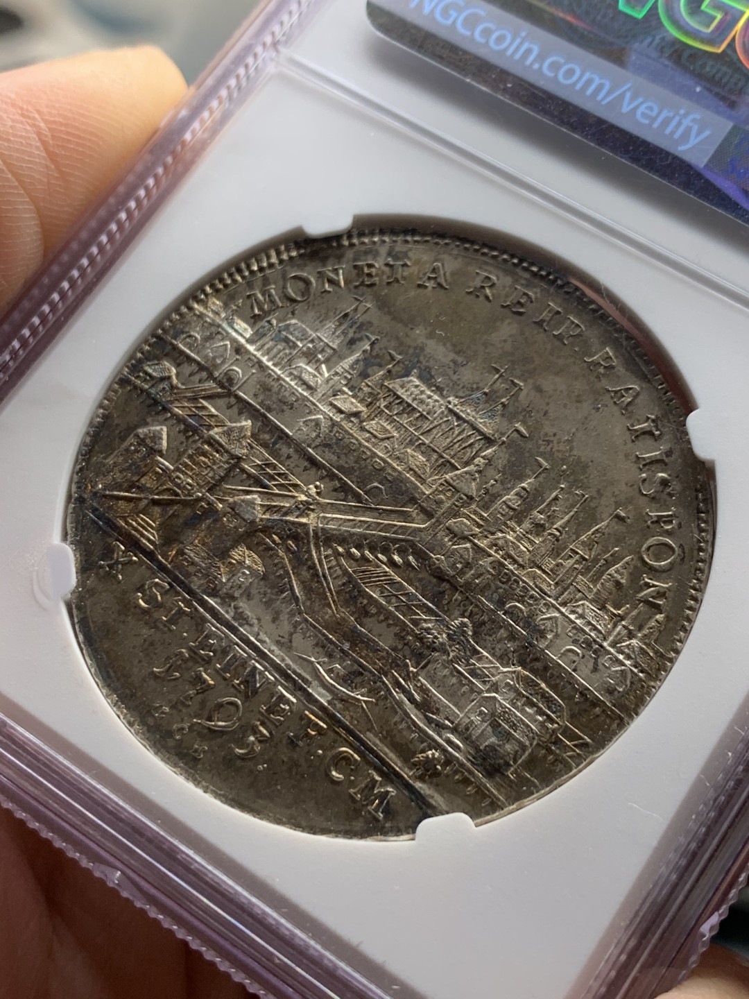 《竞宝斋》第147场-周日，周一 2场 (全场包邮) NGC MS61 1793神圣罗马帝国末代皇帝弗朗茨二世雷根斯堡市 景观大泰勒银币，价格平稳上涨的品种，老包浆，带点PL的感觉。很漂亮