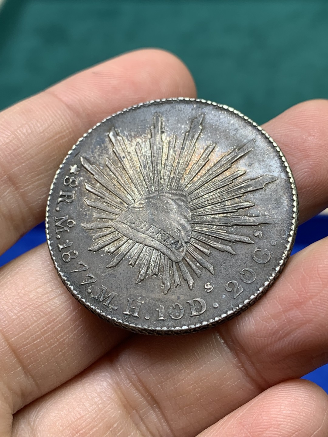 《竞宝斋》第147场-周日，周一 2场 (全场包邮) 墨西哥1877年8R鹰洋 原味大老黑全羽鹰