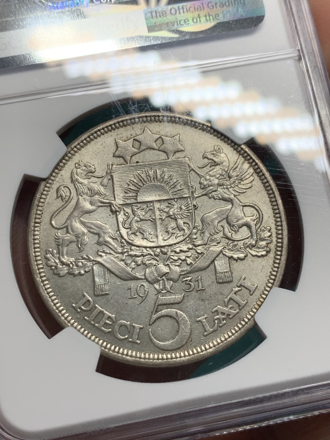 《竞宝斋》第147场-周日，周一 2场 (全场包邮) NGC-MS62 拉脱维亚 1931年5拉特美女大银币 带点包浆 外拍热门品种 价格洼地