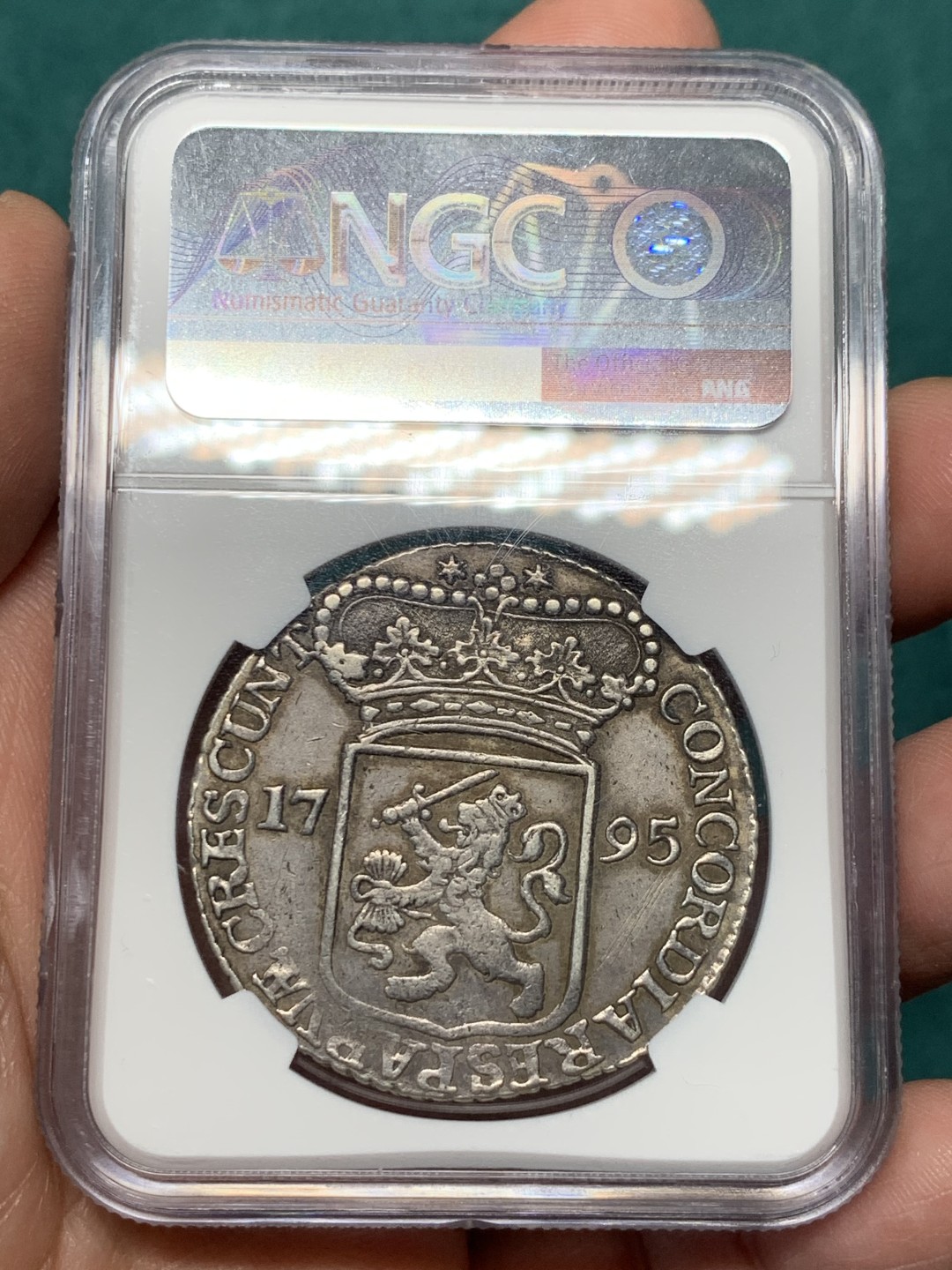 《竞宝斋》第147场-周日，周一 2场 (全场包邮) NGC-AU 荷兰泽兰省 1795年 站人武士1银杜卡特银币 武士像打制清晰整体无弱打