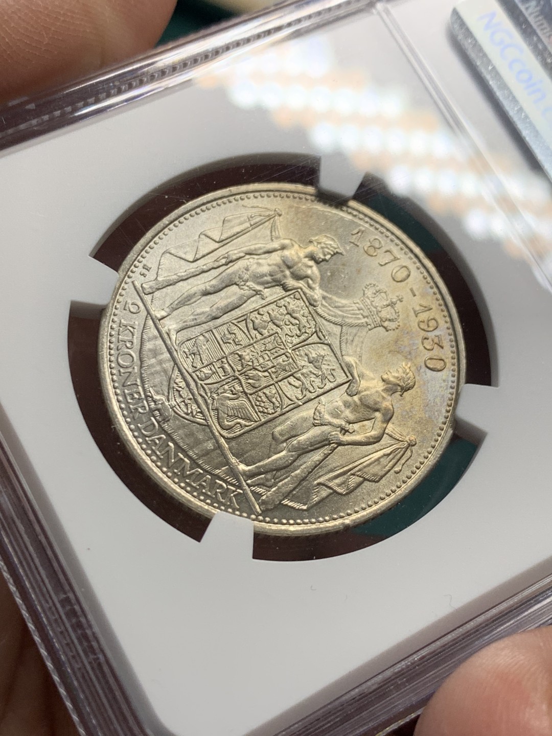 《竞宝斋》第147场-周日，周一 2场 (全场包邮) NGC MS62 丹麦 1930年 克里斯蒂安60岁生日 2克朗 银币