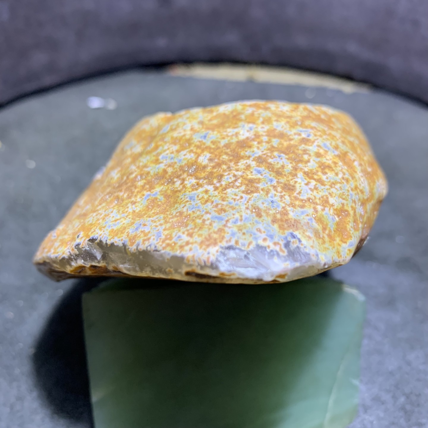 精美天然原皮玛瑙原石雕刻观音菩萨摆件，把件一个，