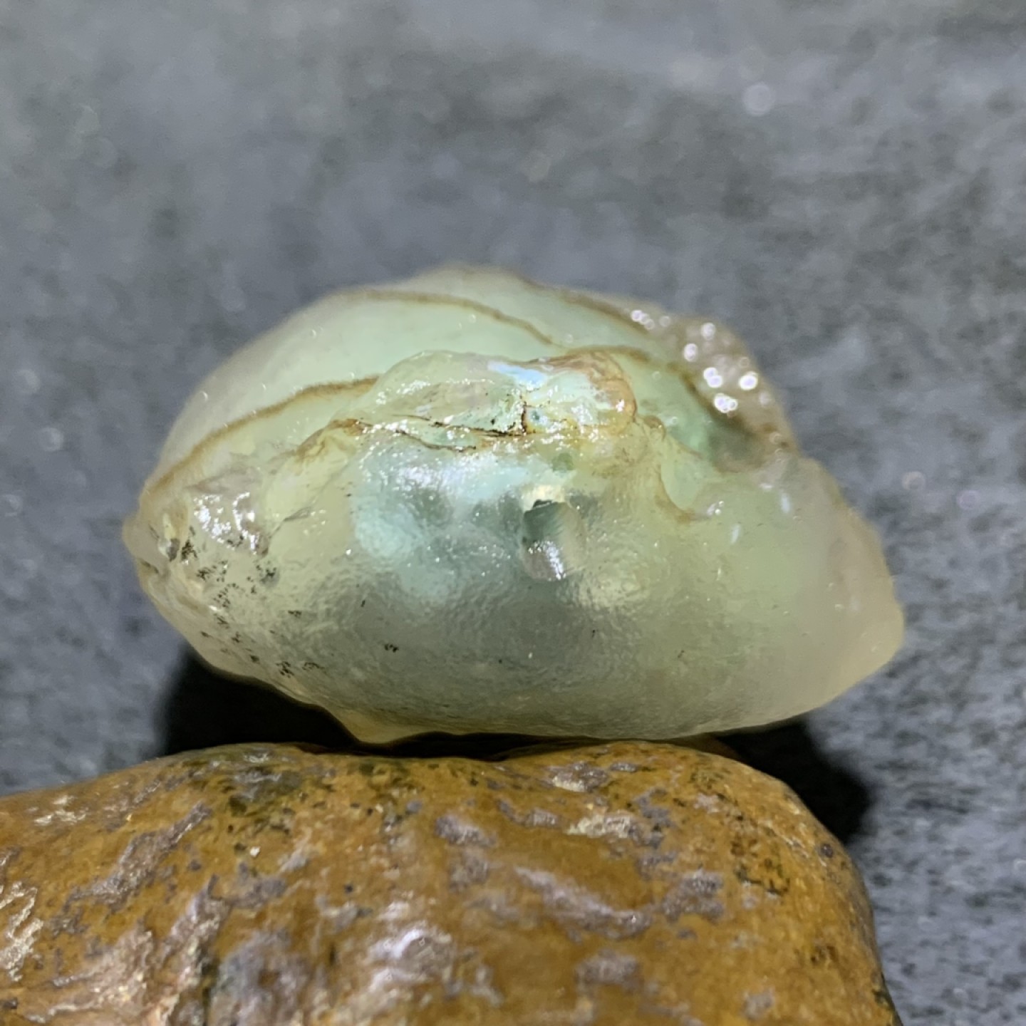 放福利！精美天然戈壁糖心玛瑙原石一颗，