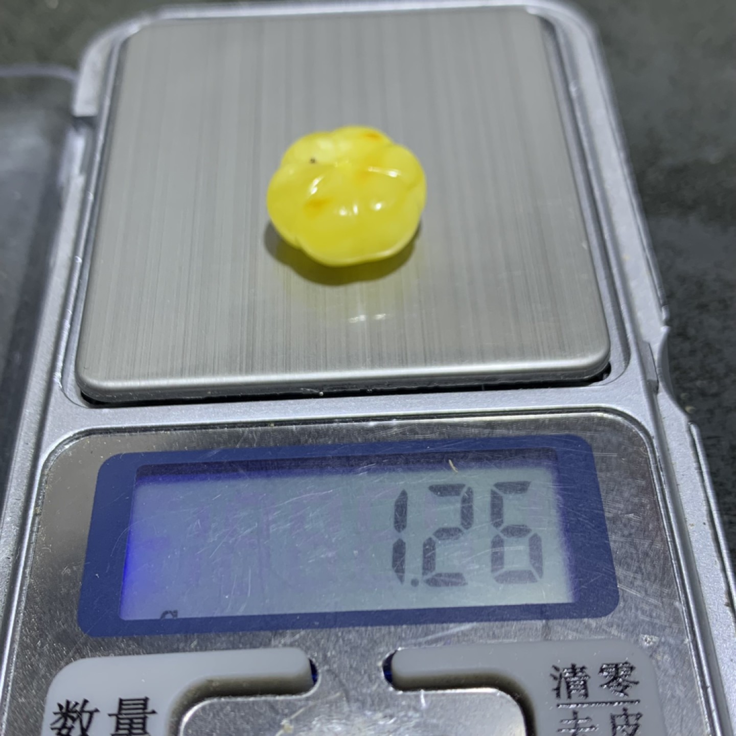 天然乌克兰原矿蜜蜡瓜珠一颗！