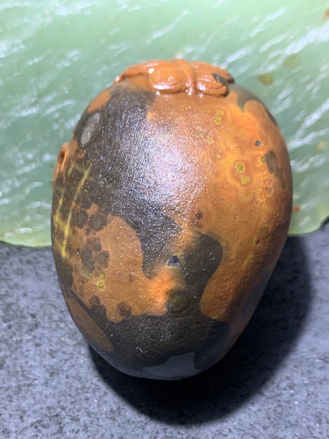 精美冰飘战国红玛瑙手工俏色巧雕蝶恋花把件一个，
