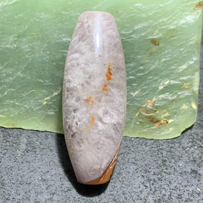 精美战国红玛瑙亚光俏色巧雕竹桶珠一颗！ 精美战国红玛瑙亚光俏色巧雕竹桶珠一颗！