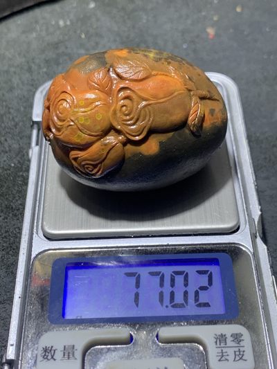 精美冰飘战国红玛瑙手工俏色巧雕蝶恋花把件一个， 精美冰飘战国红玛瑙手工俏色巧雕蝶恋花把件一个，