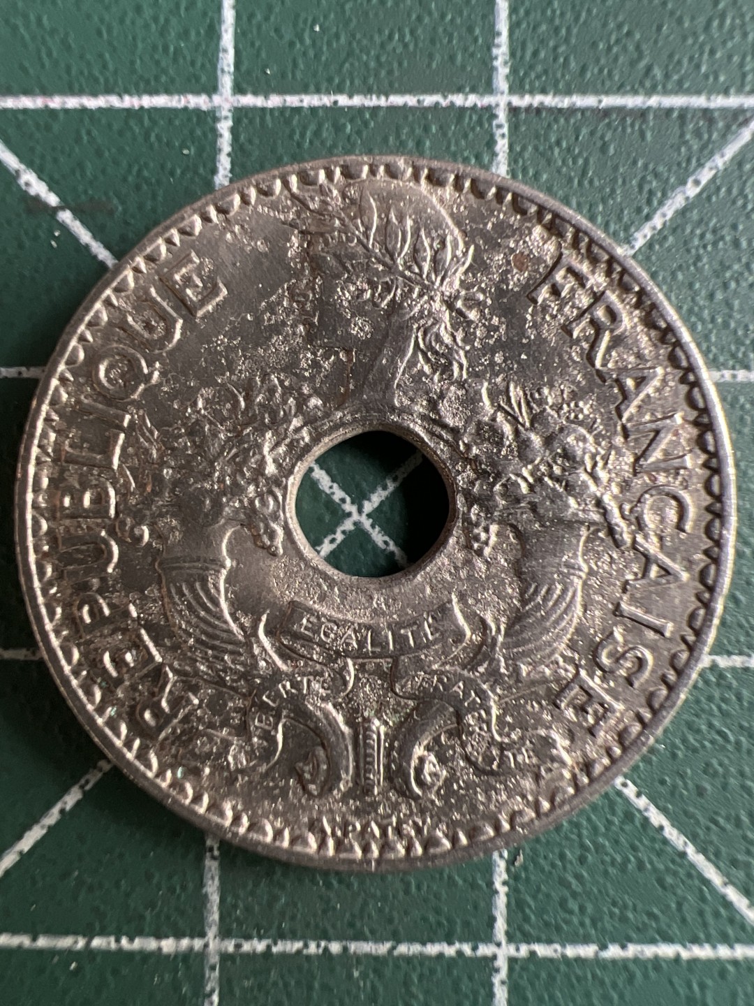 泡泡堂微拍第一 一 一幕硬币捡漏可累计专场👿👿，累计满二十元包邮，接受代拍业务 法属印度支那5分