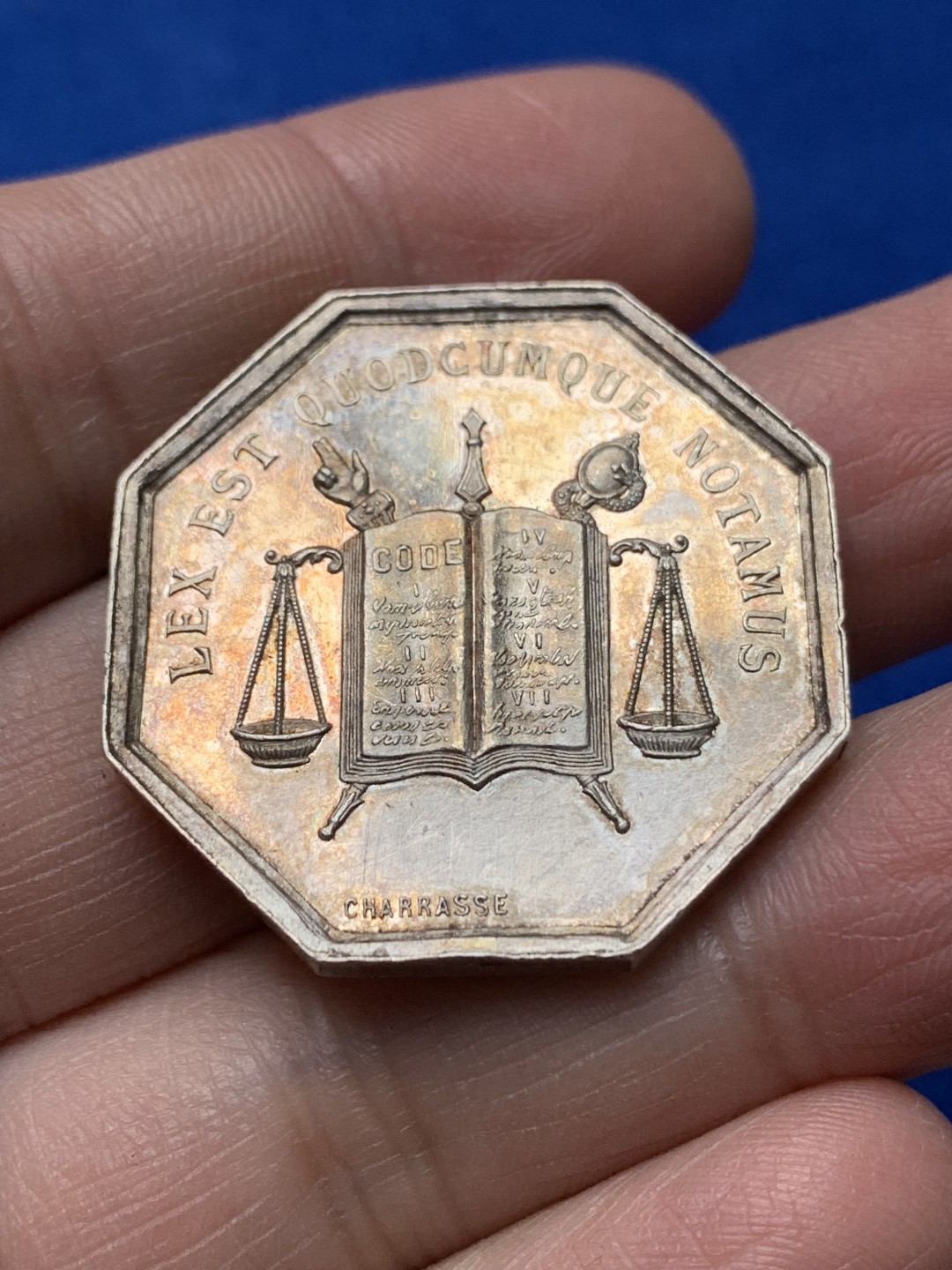 《竞宝斋》第148场-周日，周一 2场 (全场包邮) 法国 里昂市公证人 八角银质代币 jeton 17.2g 野猪头边铭 少见