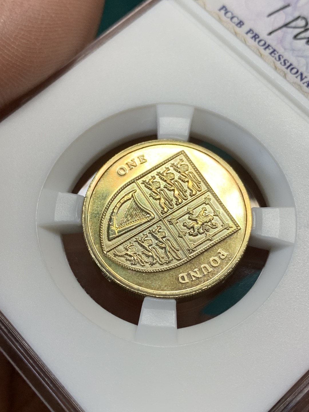 《竞宝斋》第148场-周日，周一 2场 (全场包邮) 英国伊丽莎白硬币，1镑和2镑，BU品质。