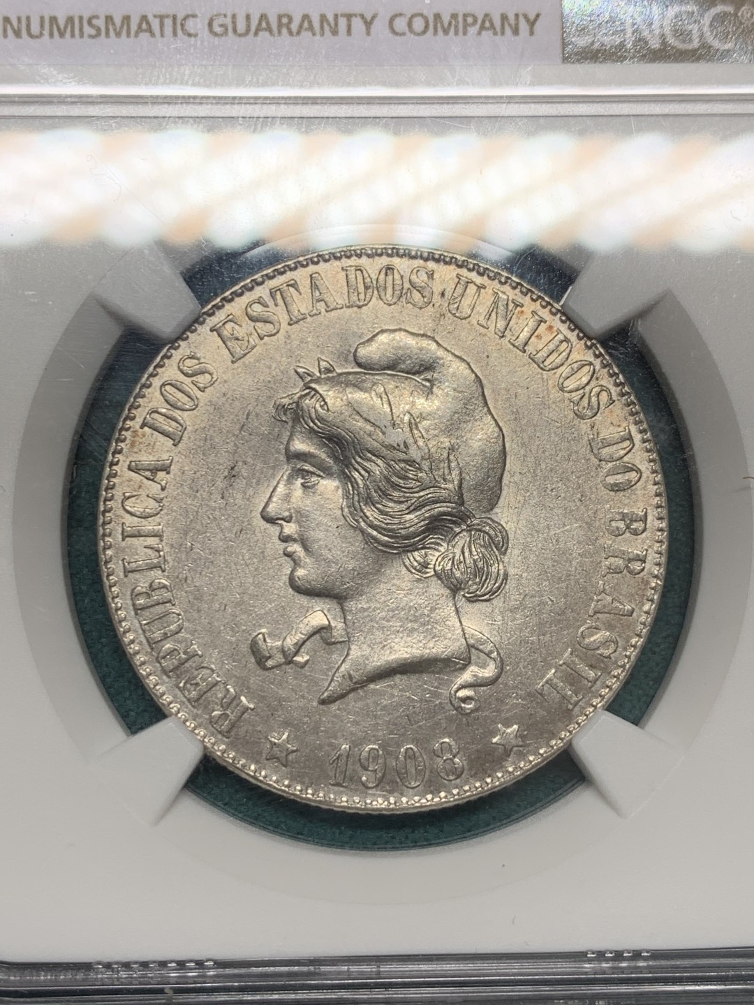 《竞宝斋》第148场-周日，周一 2场 (全场包邮) NGC AU55 巴西1908年女神2000瑞斯银币 不多的品种