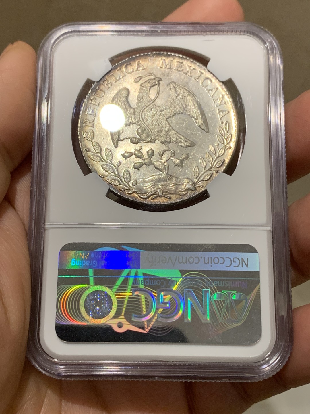 《竞宝斋》第148场-周日，周一 2场 (全场包邮) NGC UNC 1894年 墨西哥 鹰洋 镜面底板，正面彩虹包浆 背面极好