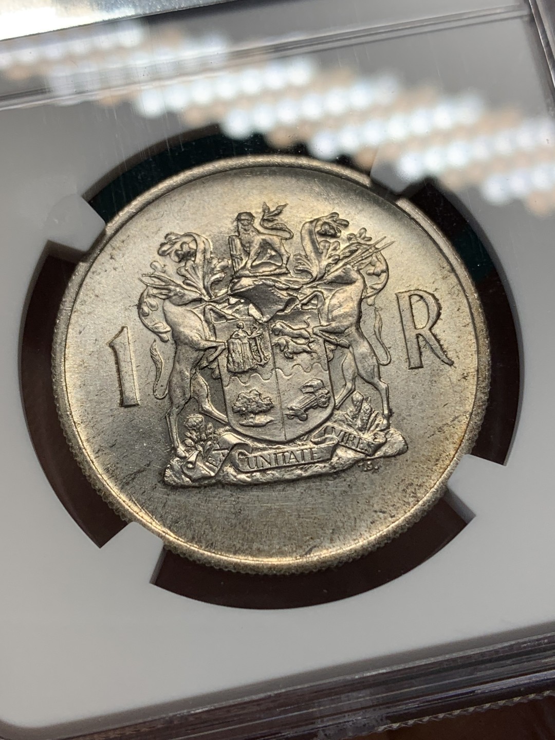 《竞宝斋》第148场-周日，周一 2场 (全场包邮) NGC-MS63 南非 1969维沃尔德1兰特银币 状态好 不多的品种