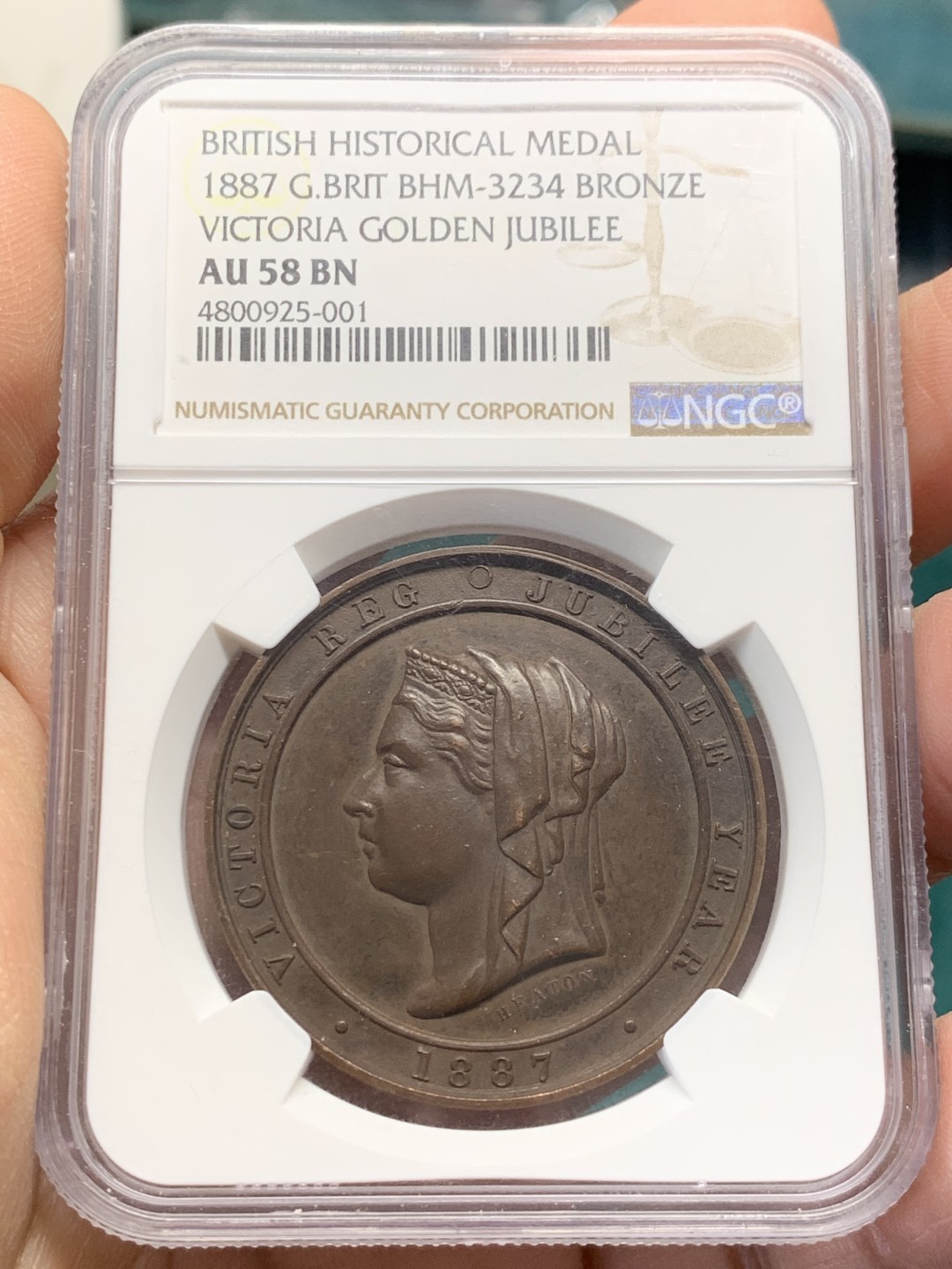 《竞宝斋》第148场-周日，周一 2场 (全场包邮) NGC-AU58 英国 1887 历史系列 维多利亚登基50周年庆典巧克力铜章