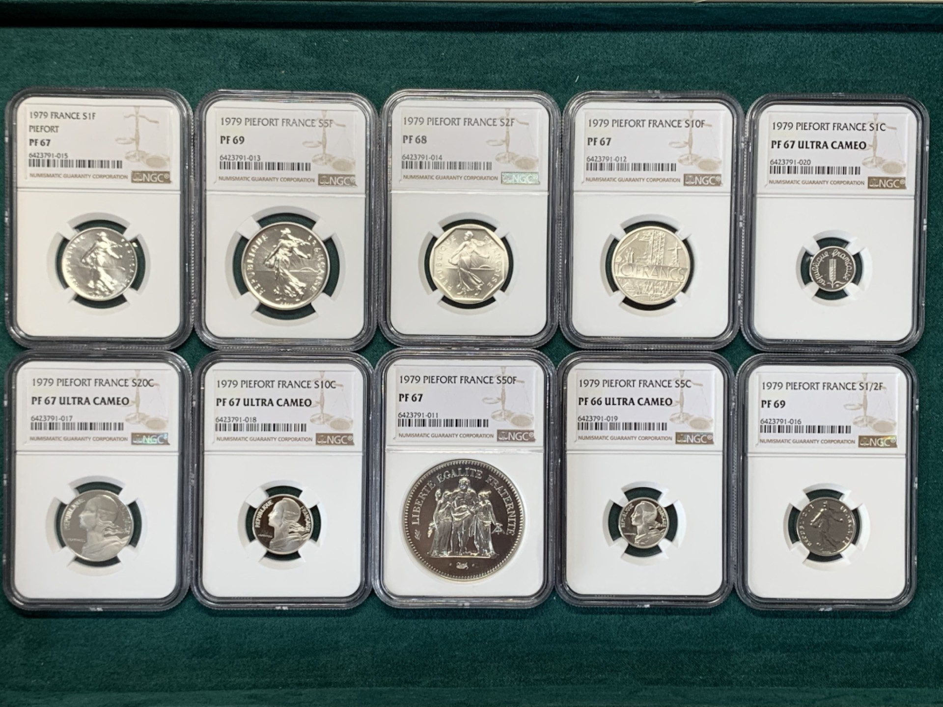 《竞宝斋》第148场-周日，周一 2场 (全场包邮) 法国1979年 加厚piefort 大力神系列十枚套 全部原厂封装去送评的