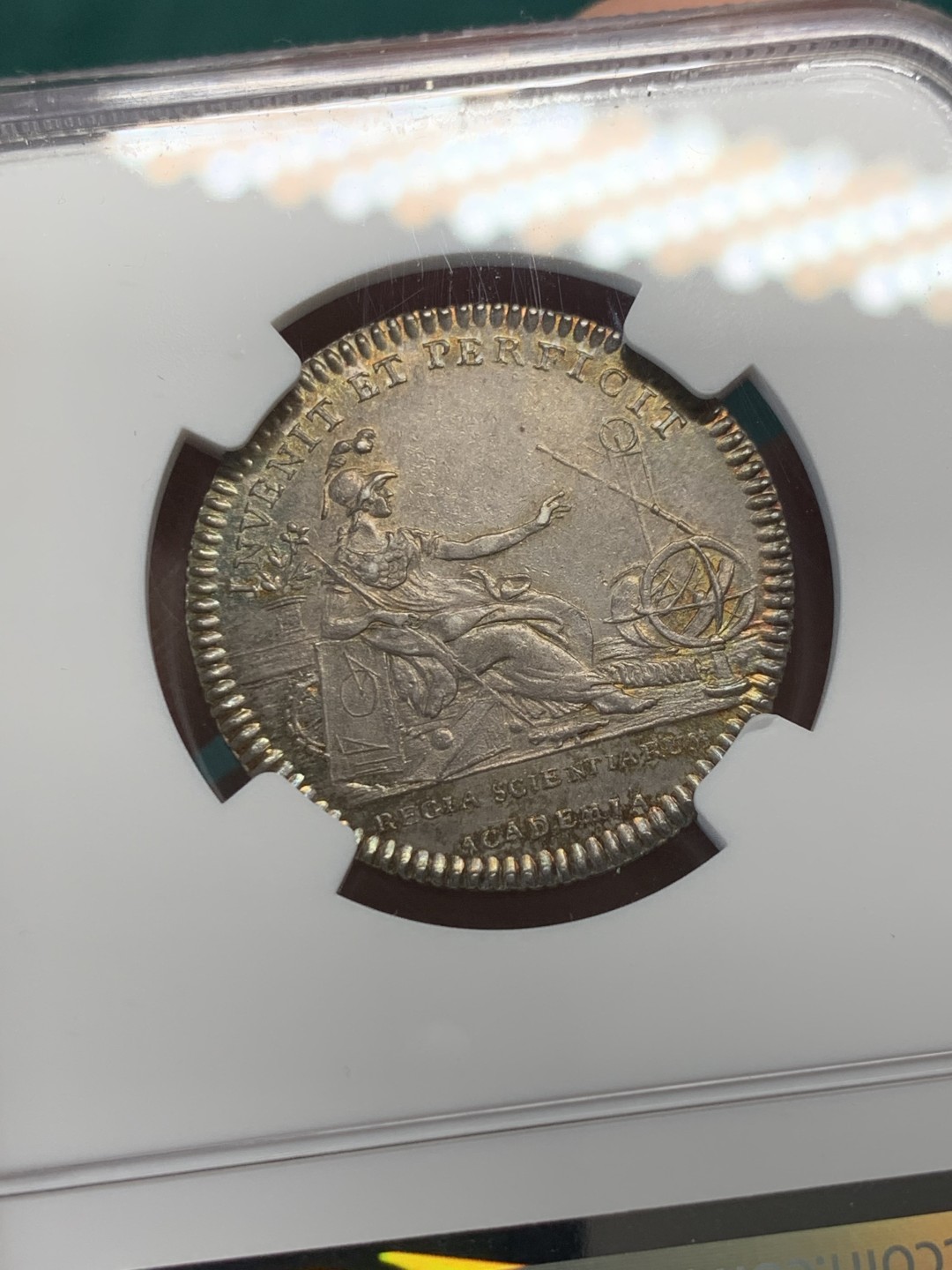 《竞宝斋》第148场-周日，周一 2场 (全场包邮) NGC-MS62 法国十八世纪 路易十五 皇家科学院 JETON 银质 顶级品相 五彩包浆