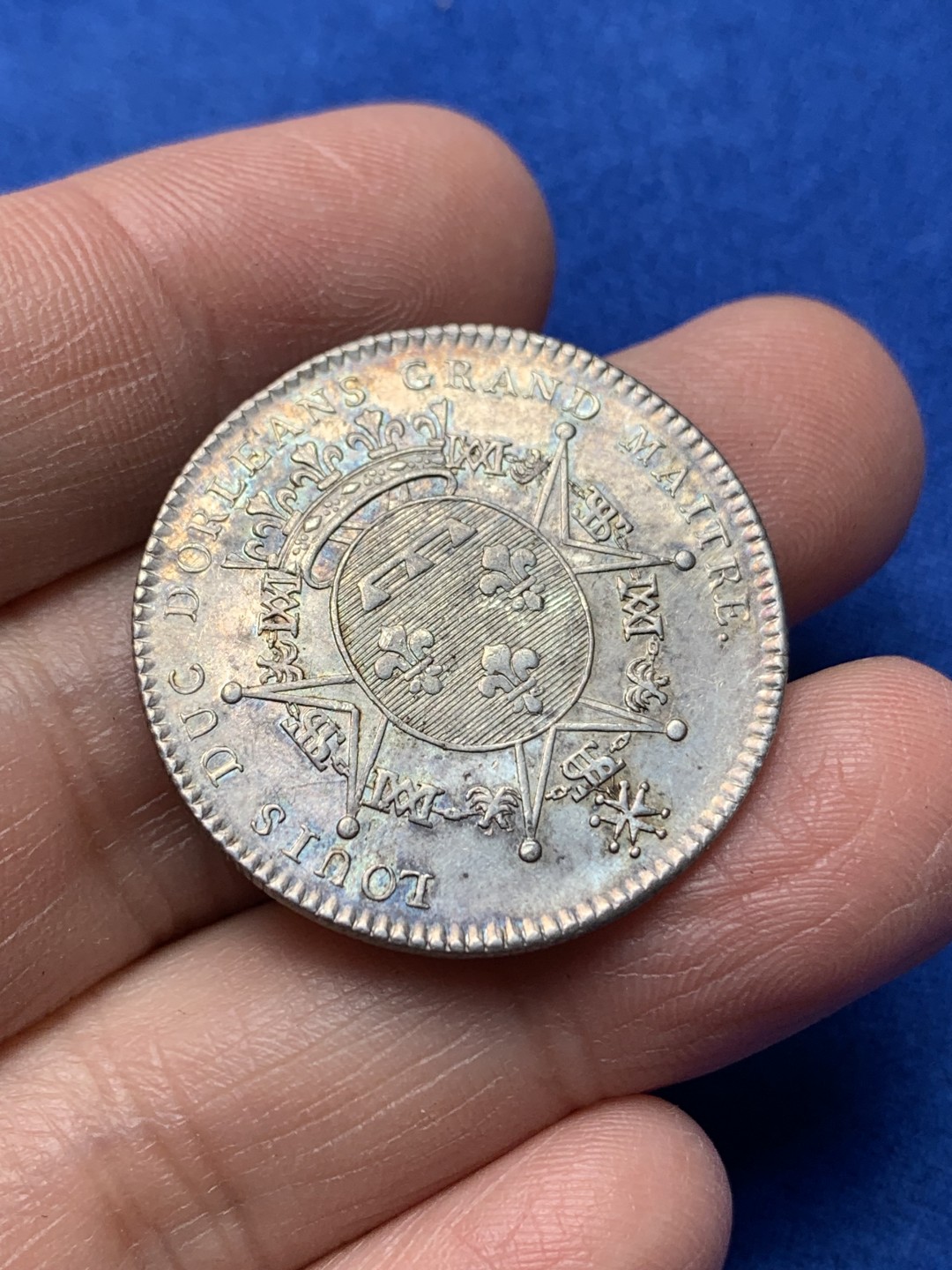 《竞宝斋》第148场-周日，周一 2场 (全场包邮) 法国 1723 路易十五早期 骑士圆形银质代币 JETON  非常少见的品种 30.8mm 10克