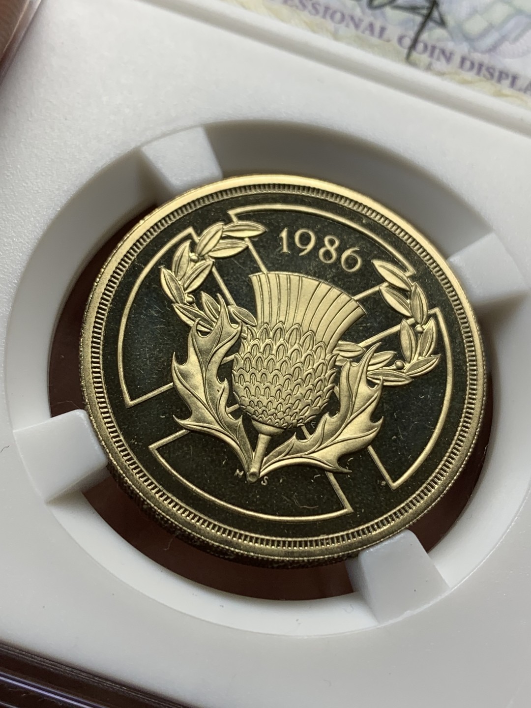 《竞宝斋》第148场-周日，周一 2场 (全场包邮) 英国伊丽莎白硬币，1镑和2镑，BU品质。