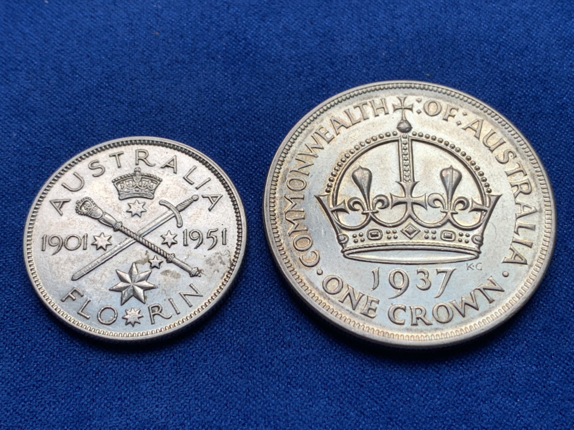 《竞宝斋》第148场-周日，周一 2场 (全场包邮) 2枚一起 澳大利亚1951年1弗洛林银币和1937年1克朗大银币 状态好
