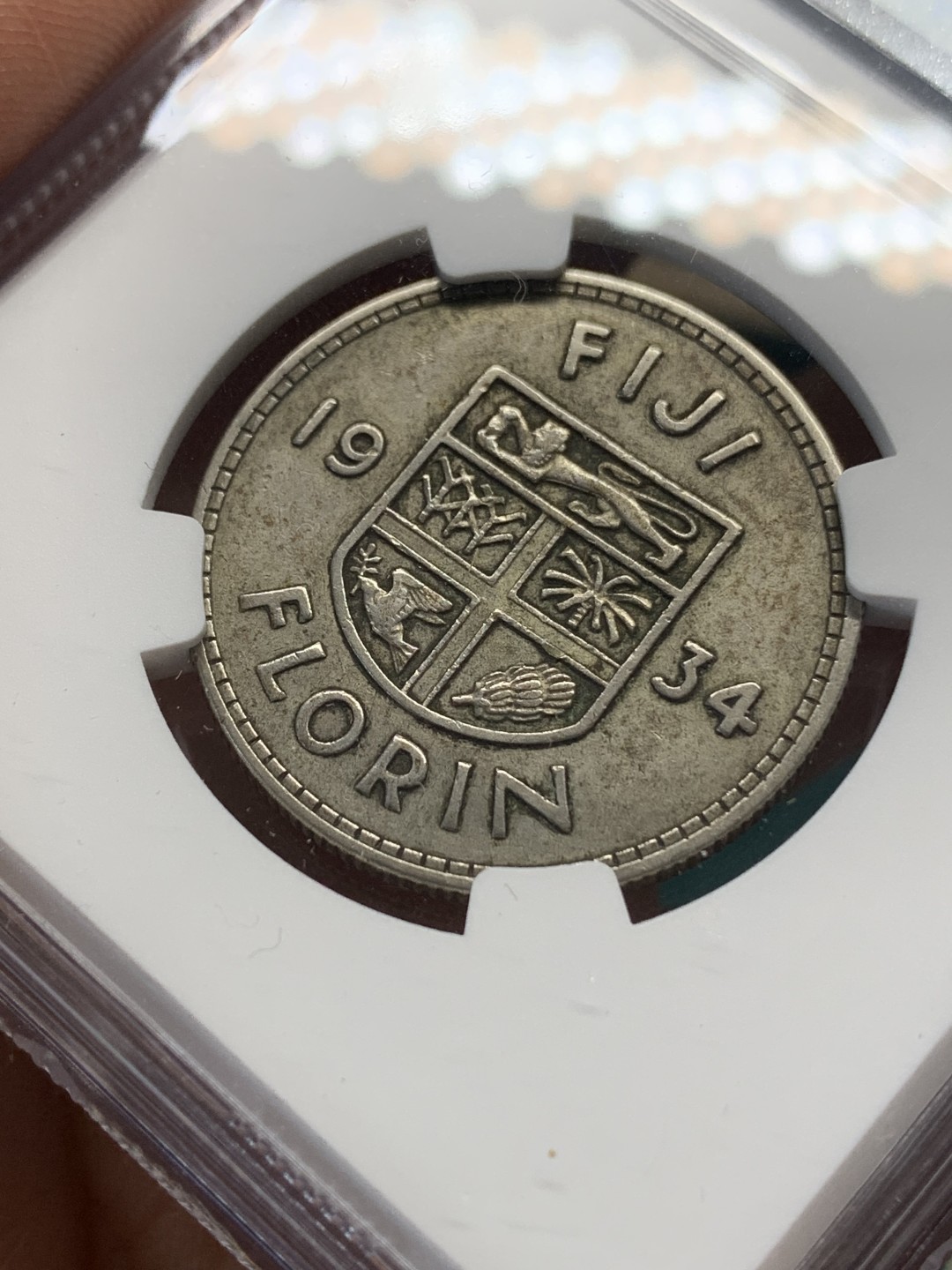 《竞宝斋》第148场-周日，周一 2场 (全场包邮) NGC XF 1934 斐济 乔五 2弗洛林 银币 少