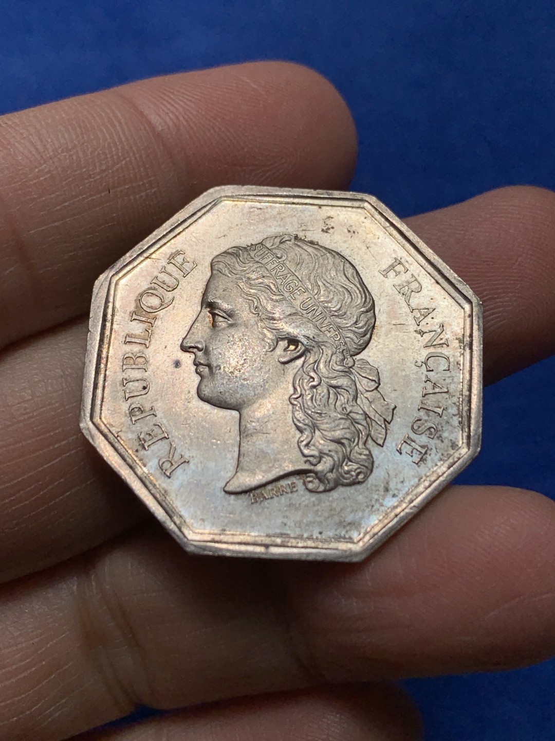 《竞宝斋》第148场-周日，周一 2场 (全场包邮) 法国 1880-1898 勒鲁格公证处 银质八角代币 丰饶角边铭银标 状态好 33.6mm 14.1克