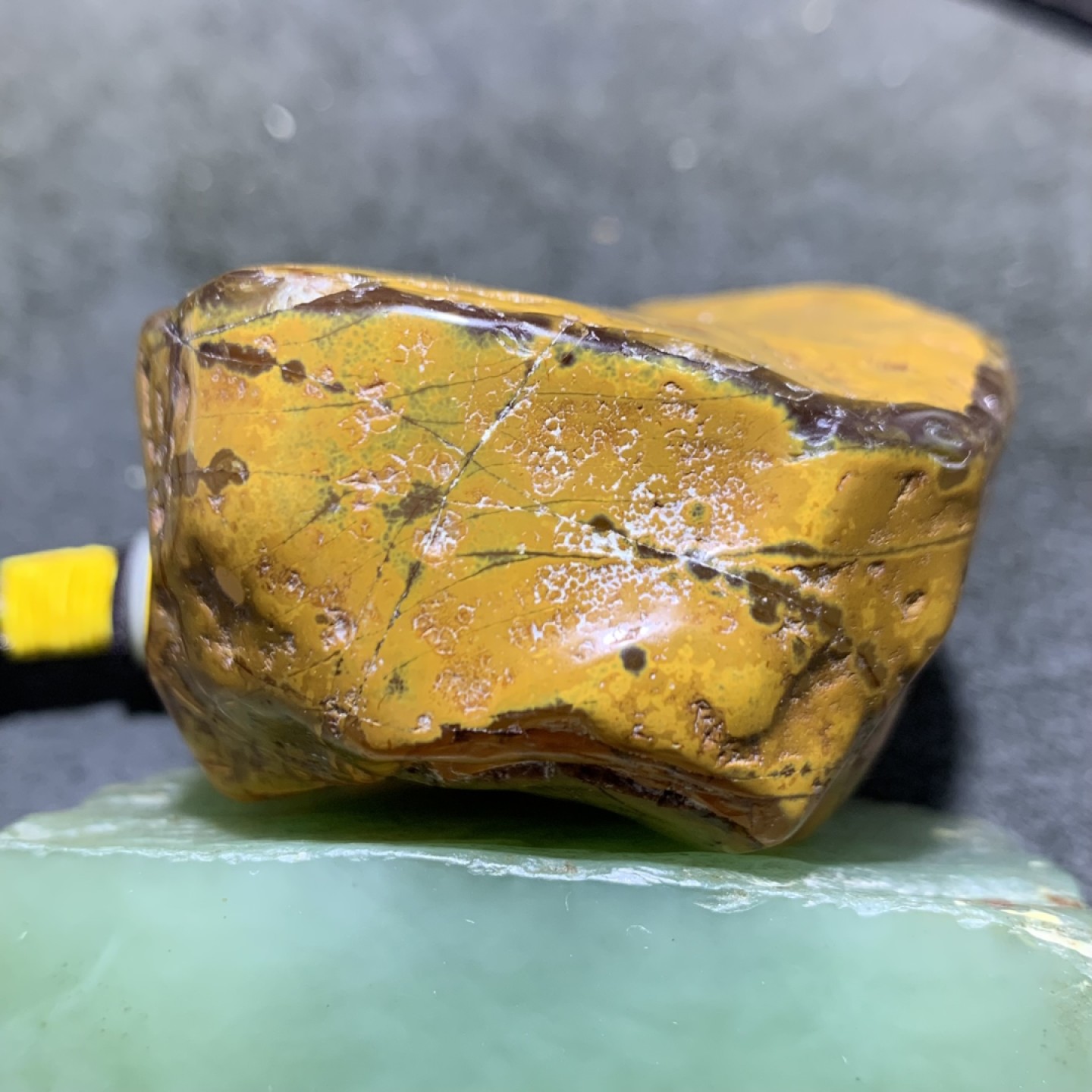 精美天然马达加斯加玛瑙雕刻弥勒佛把件一个