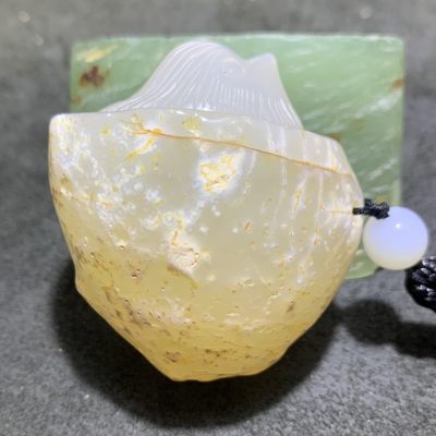 精美天然马达加斯加玛瑙雕刻小鸡出壳把件一个， - 精美天然马达加斯加玛瑙雕刻小鸡出壳把件一个，