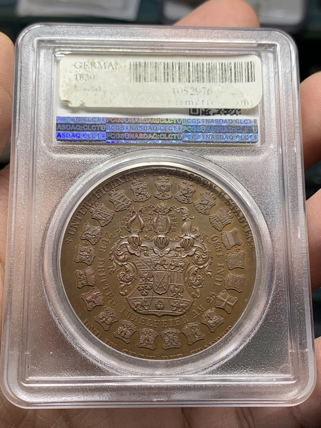 《竞宝斋》第148场-周日，周一 2场 (全场包邮) PCGS SP66 1830年奥格斯堡信条颁布300周年铜章，纷繁复杂的设计包含了众多历史人物和邦徽，P盒唯一纪录，珍藏级
