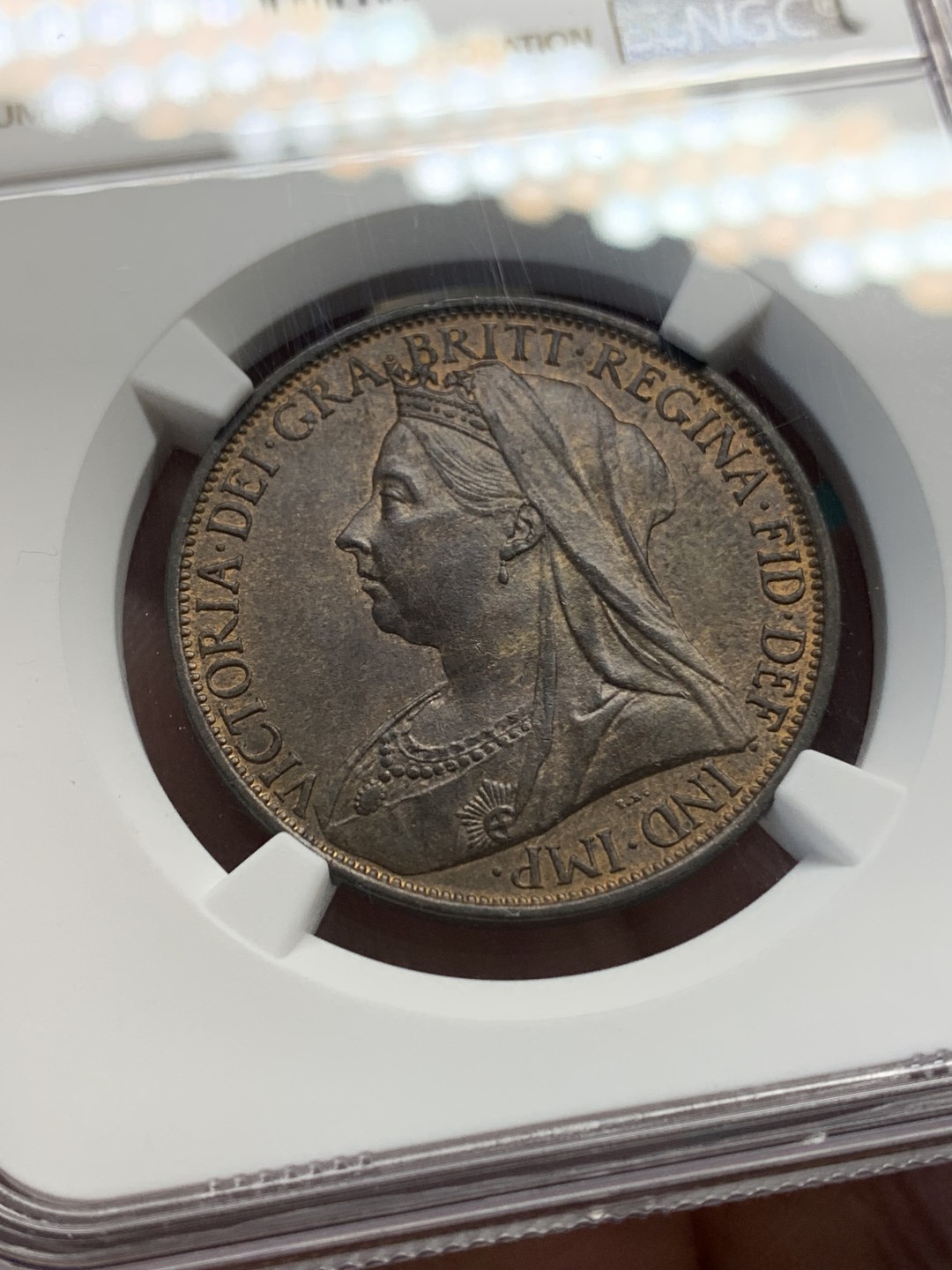 《竞宝斋》第148场-周日，周一 2场 (全场包邮) NGC MS62 英国 1898年1便士维多利亚披纱版 还有铜光