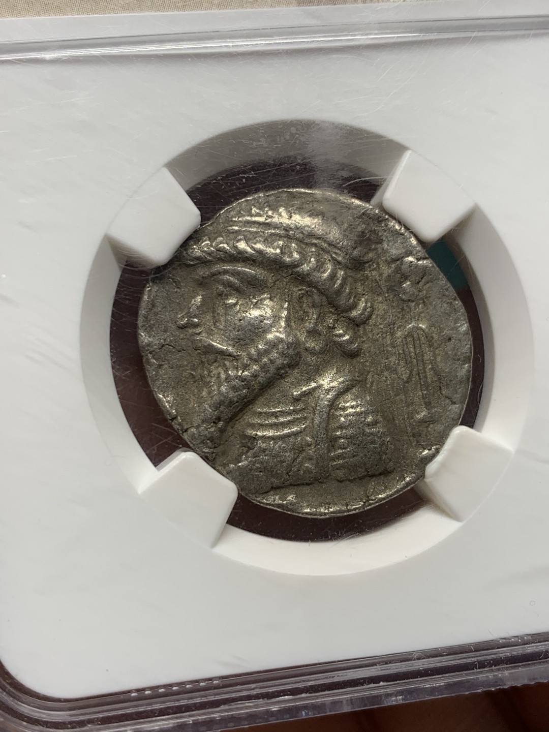 《竞宝斋》第148场-周日，周一 2场 (全场包邮) NGC XF 公元前54-32年 埃兰4德银币 15g左右 中古伊斯兰风格 少见品种