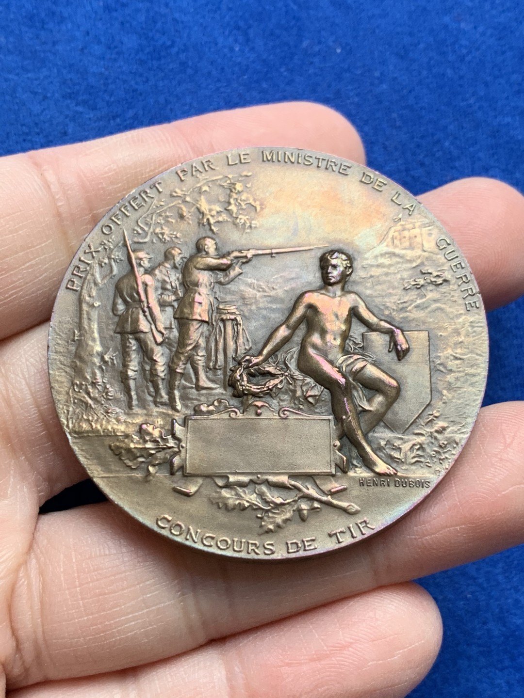 《竞宝斋》第148场-周日，周一 2场 (全场包邮) 法国 玛丽安娜 海马头盔射击铜章（原盒） 直径：50mm  重量：54.4g  边铭：丰饶角+铜标 红方盒