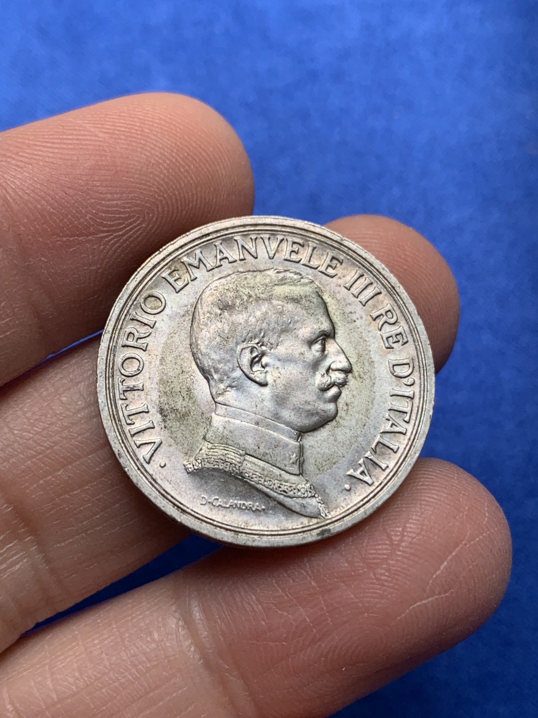 《竞宝斋》第148场-周日，周一 2场 (全场包邮) 意大利1916年 胜利马车2里拉银币 原光品