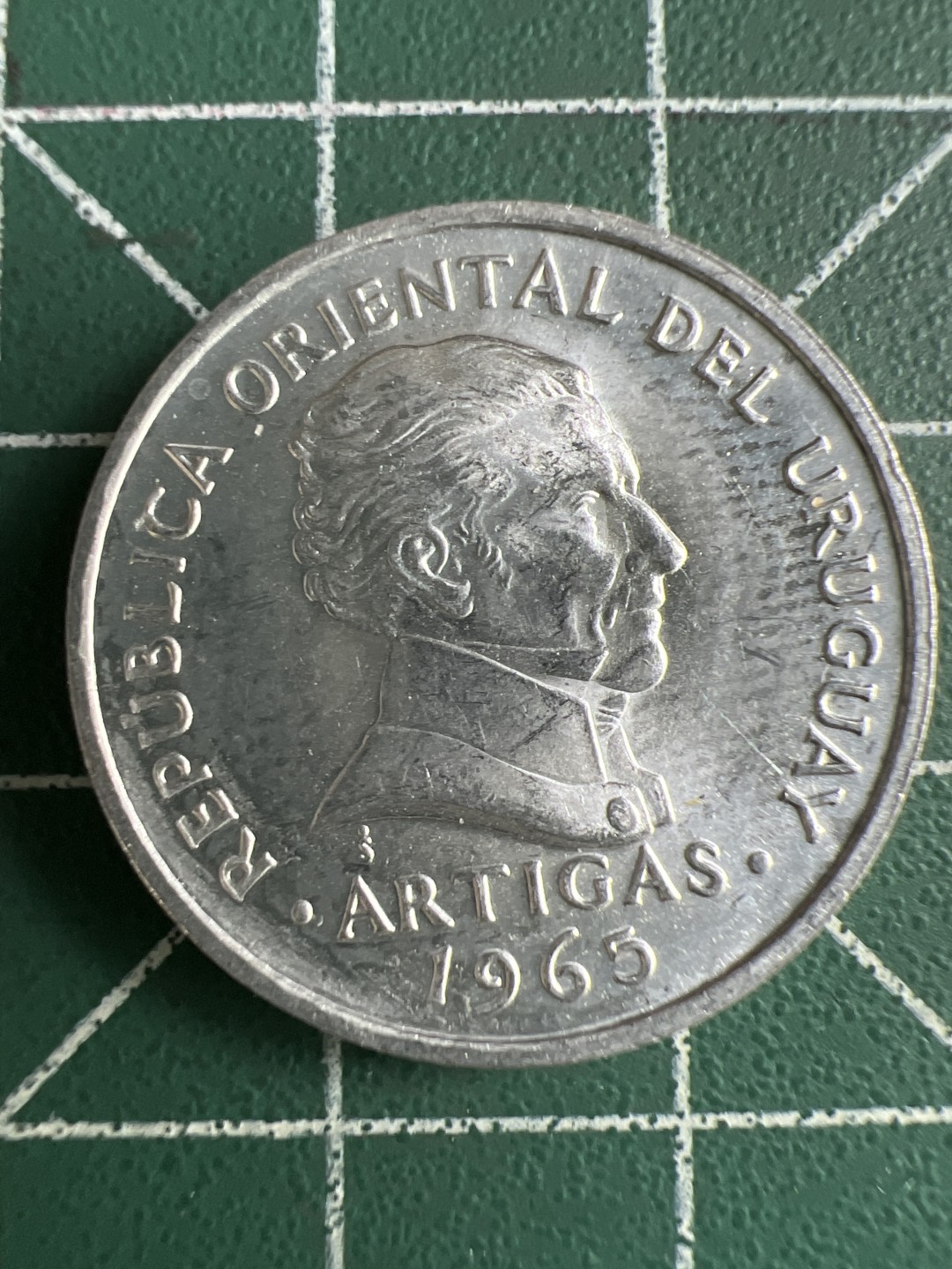 泡泡堂微拍第一 一〇幕硬币捡漏可累计专场👿👿，累计满二十元包邮，接受代拍业务 乌拉圭50分