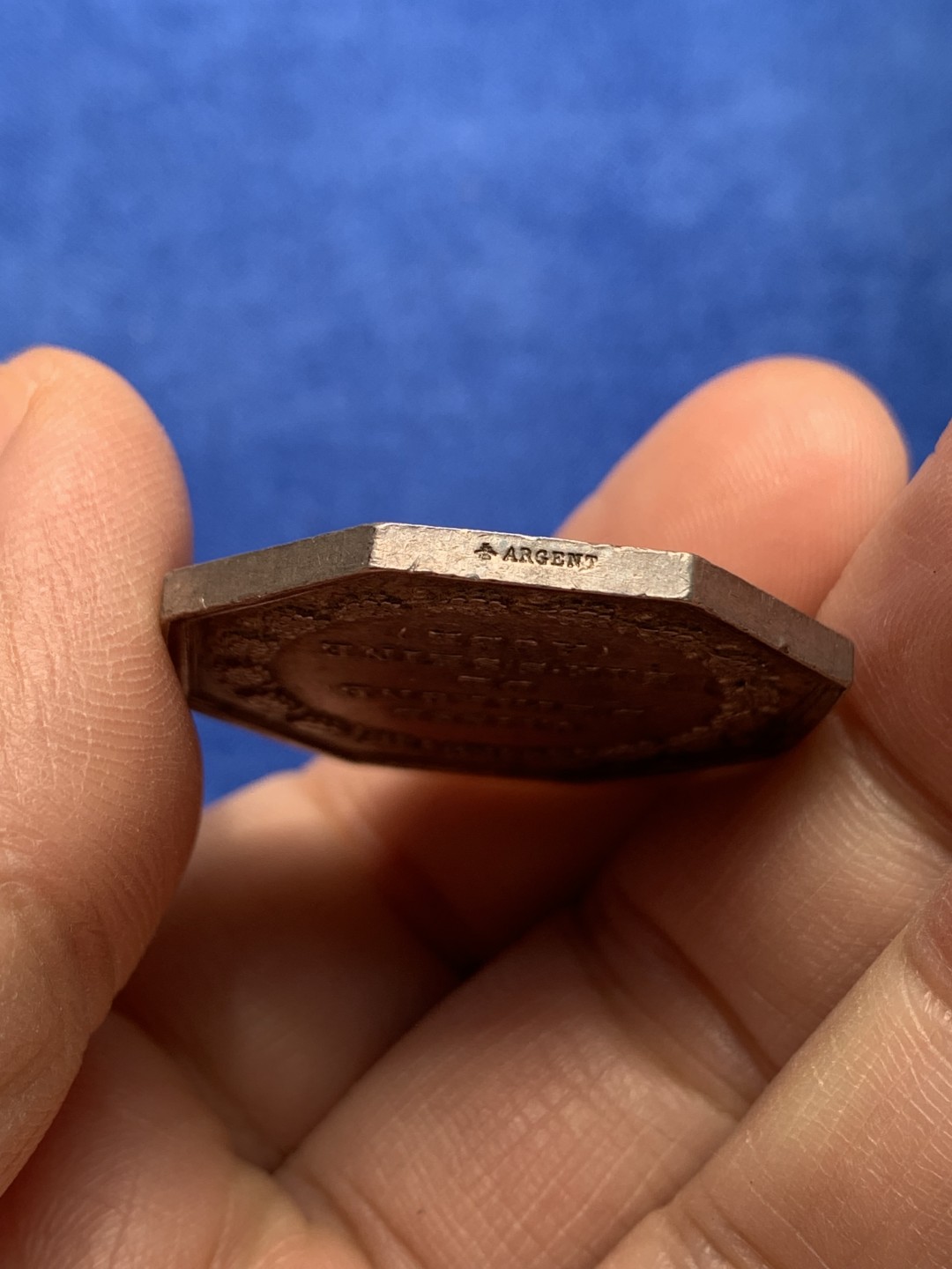 《竞宝斋》第148场-周日，周一 2场 (全场包邮) 法国1860-1879 塞纳河储蓄银行 银质八角代币 17.16g，32.3mm，蜜蜂边铭 银标